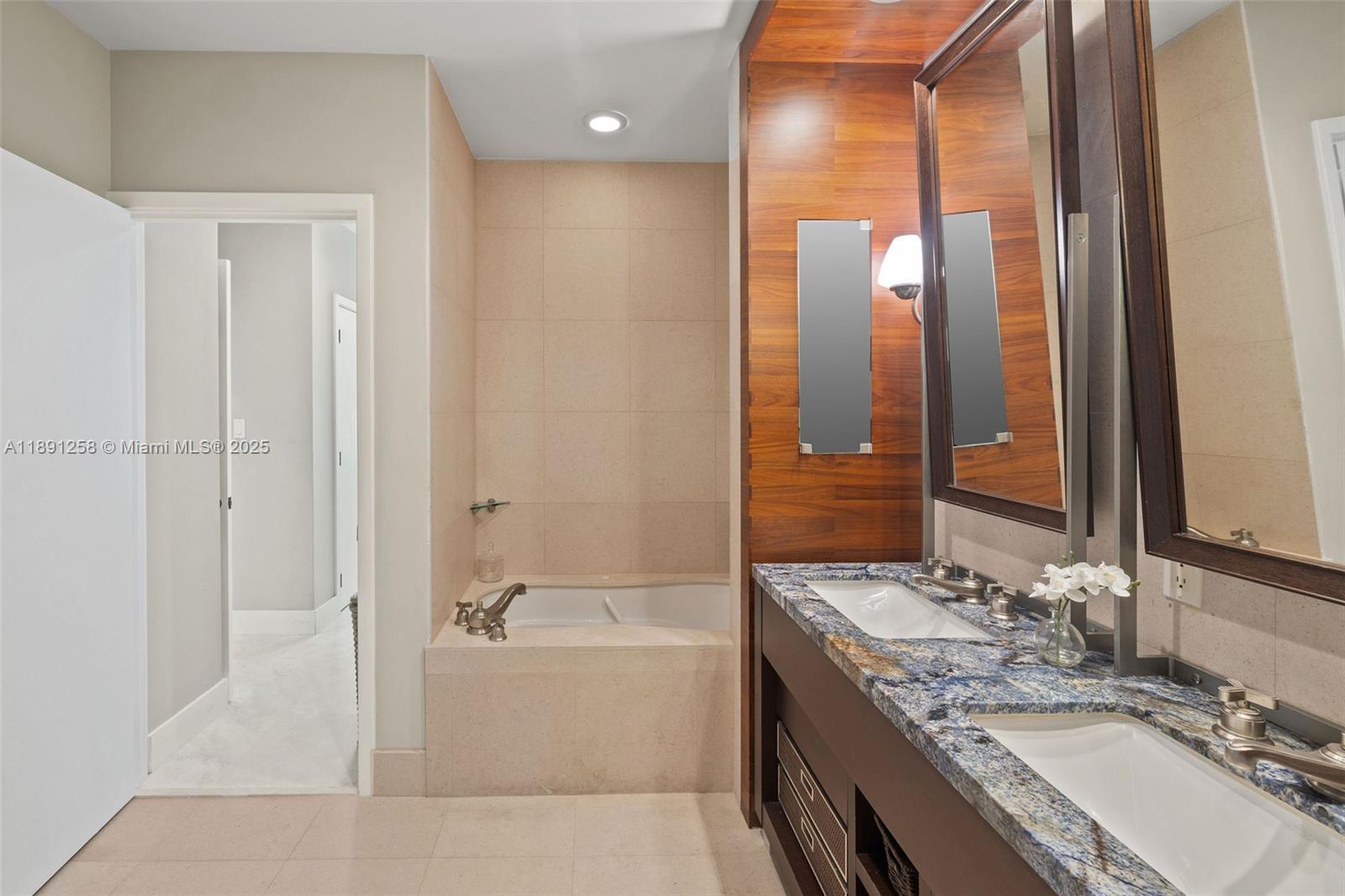 6799 Collins Ave # 209