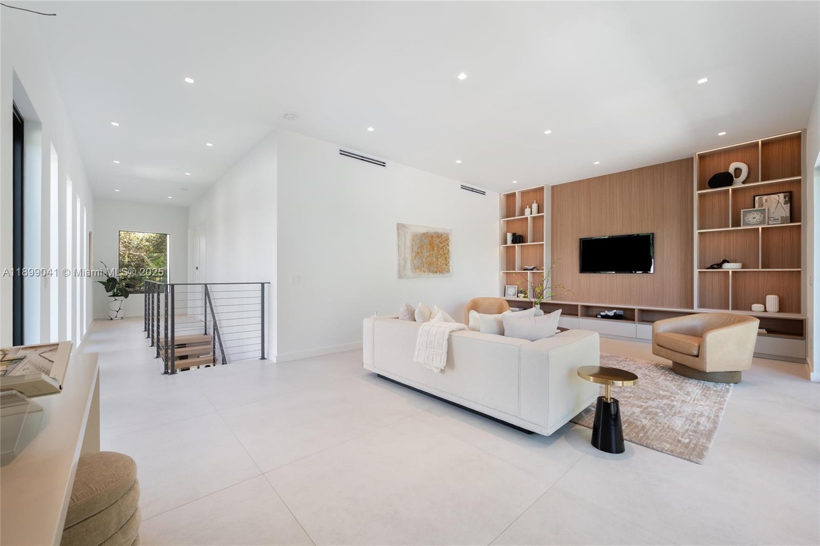 300 NE 48th St, Miami