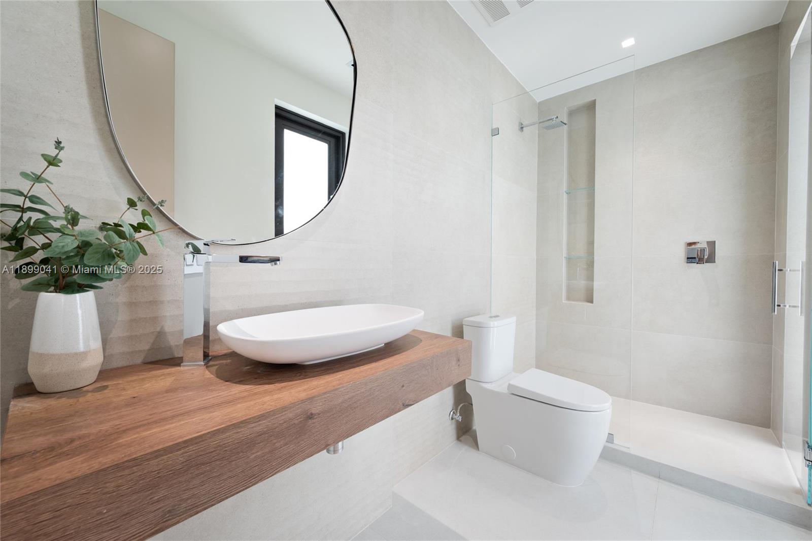 300 NE 48th St, Miami