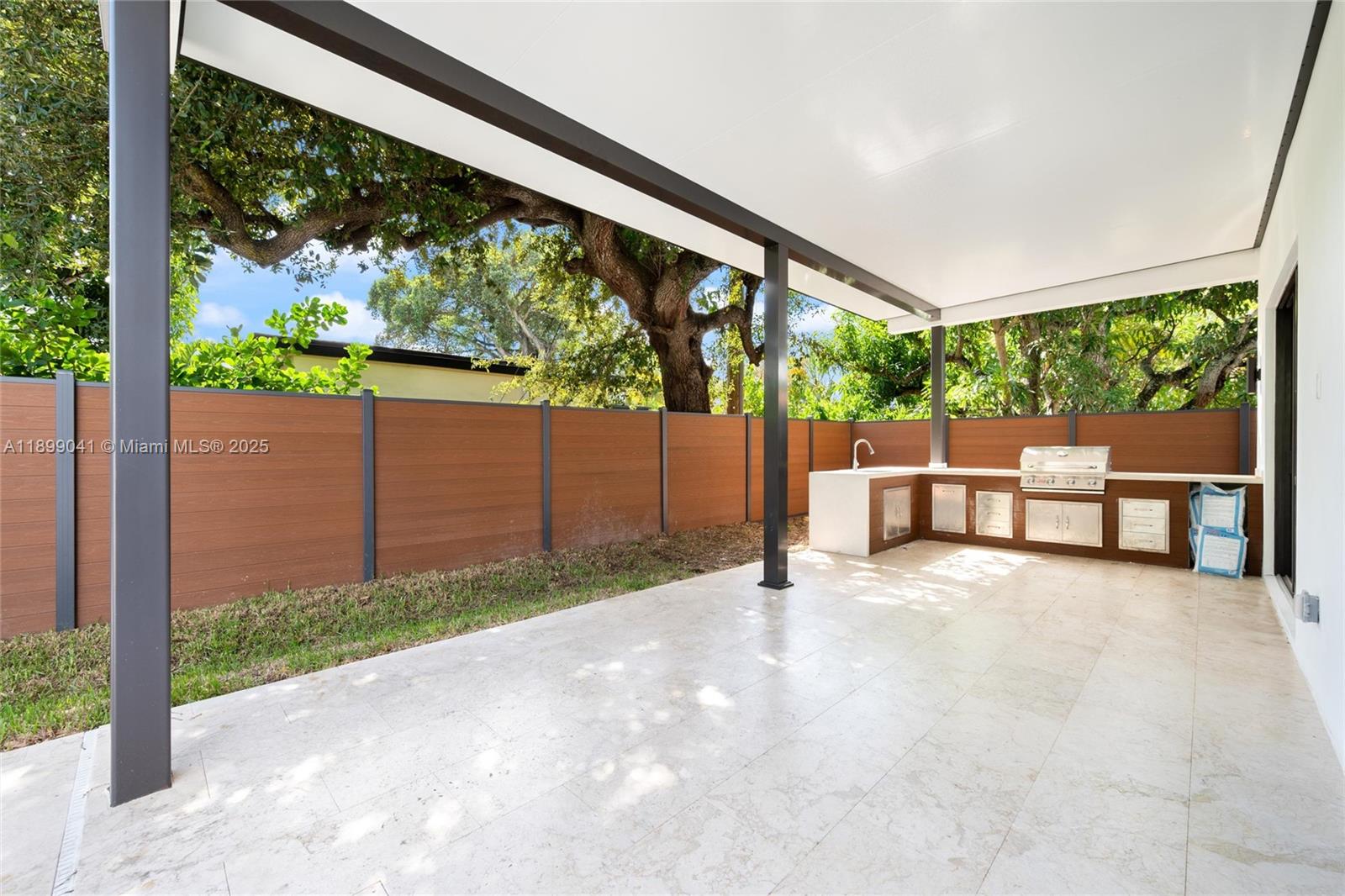 300 NE 48th St, Miami