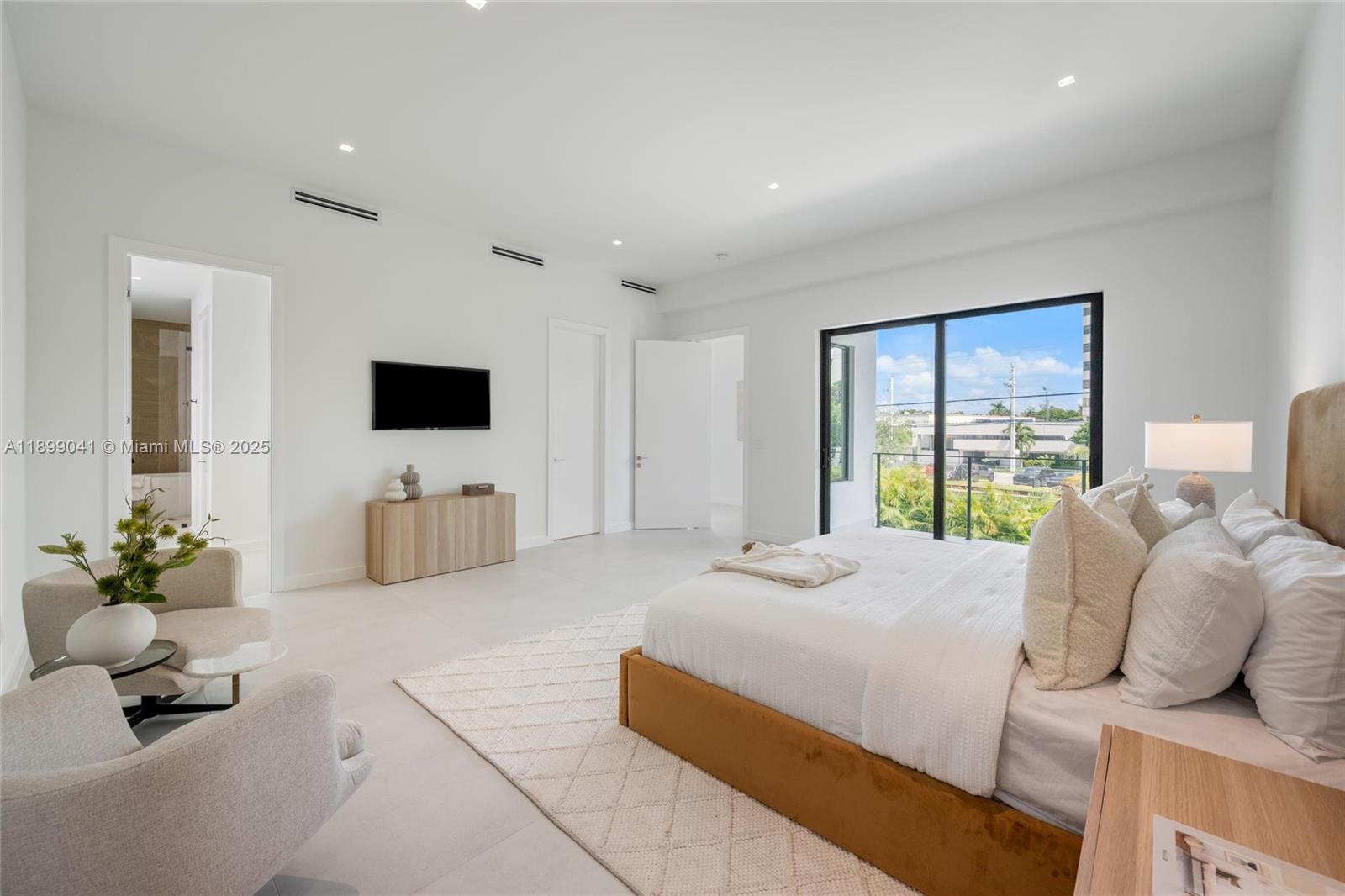 300 NE 48th St, Miami