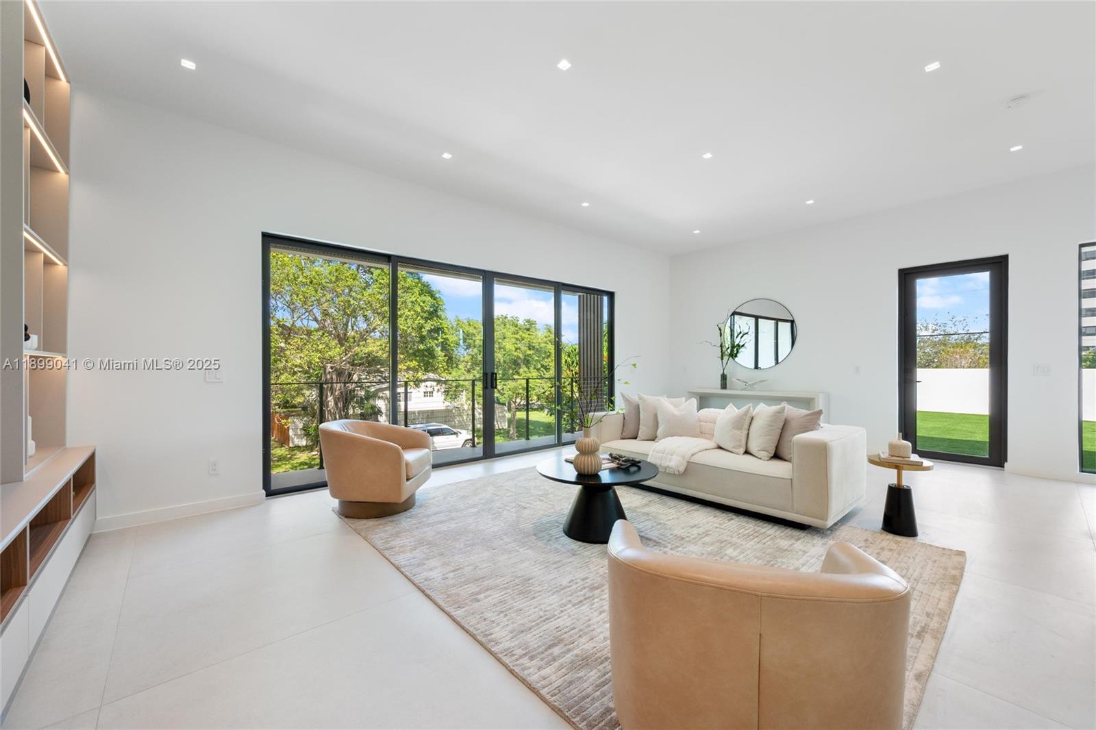 300 NE 48th St, Miami