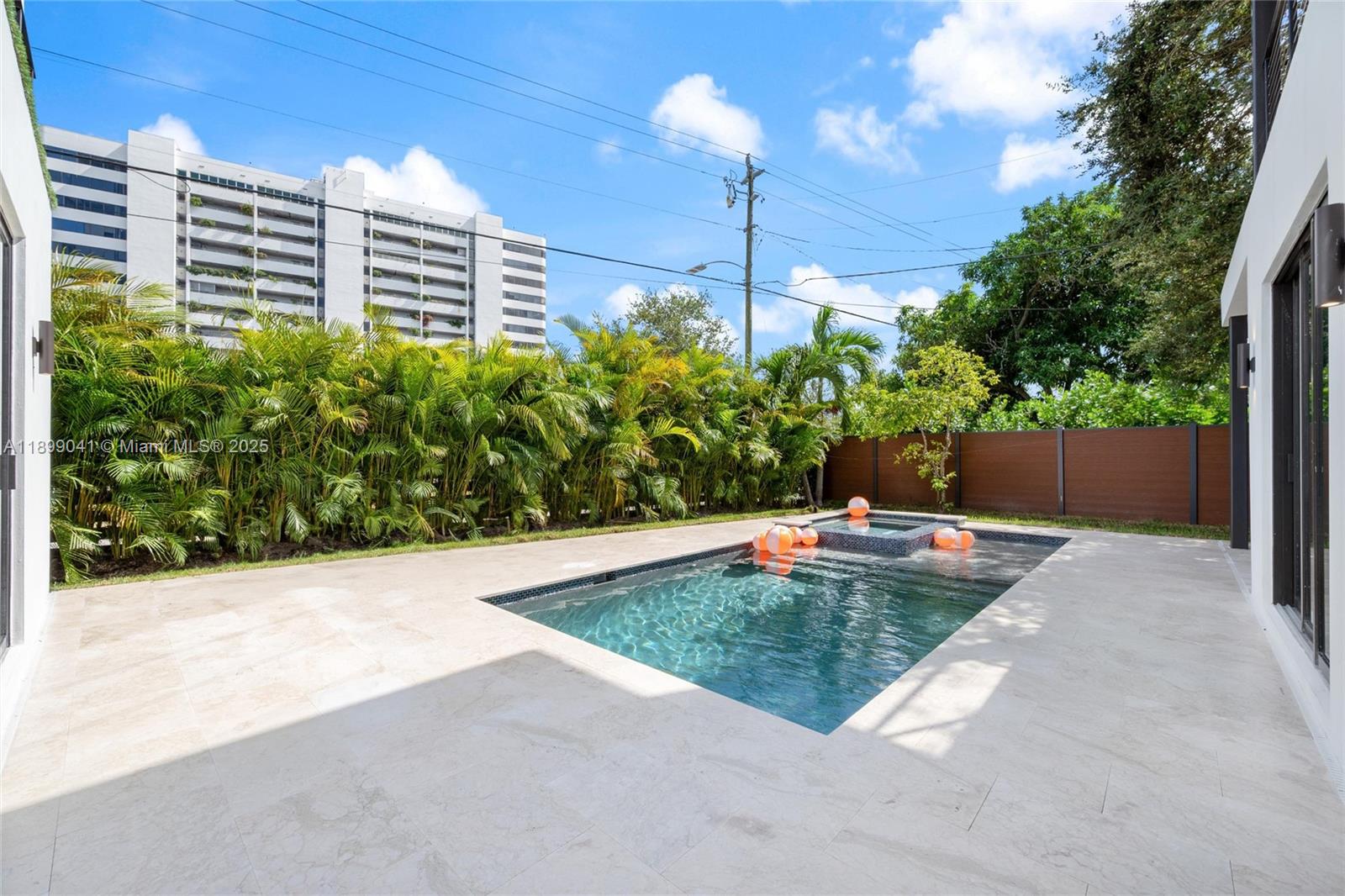 300 NE 48th St, Miami