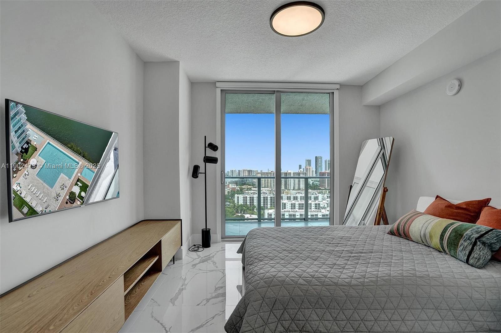 330 Sunny Isles Blvd # 2207 Unit: 5-2207