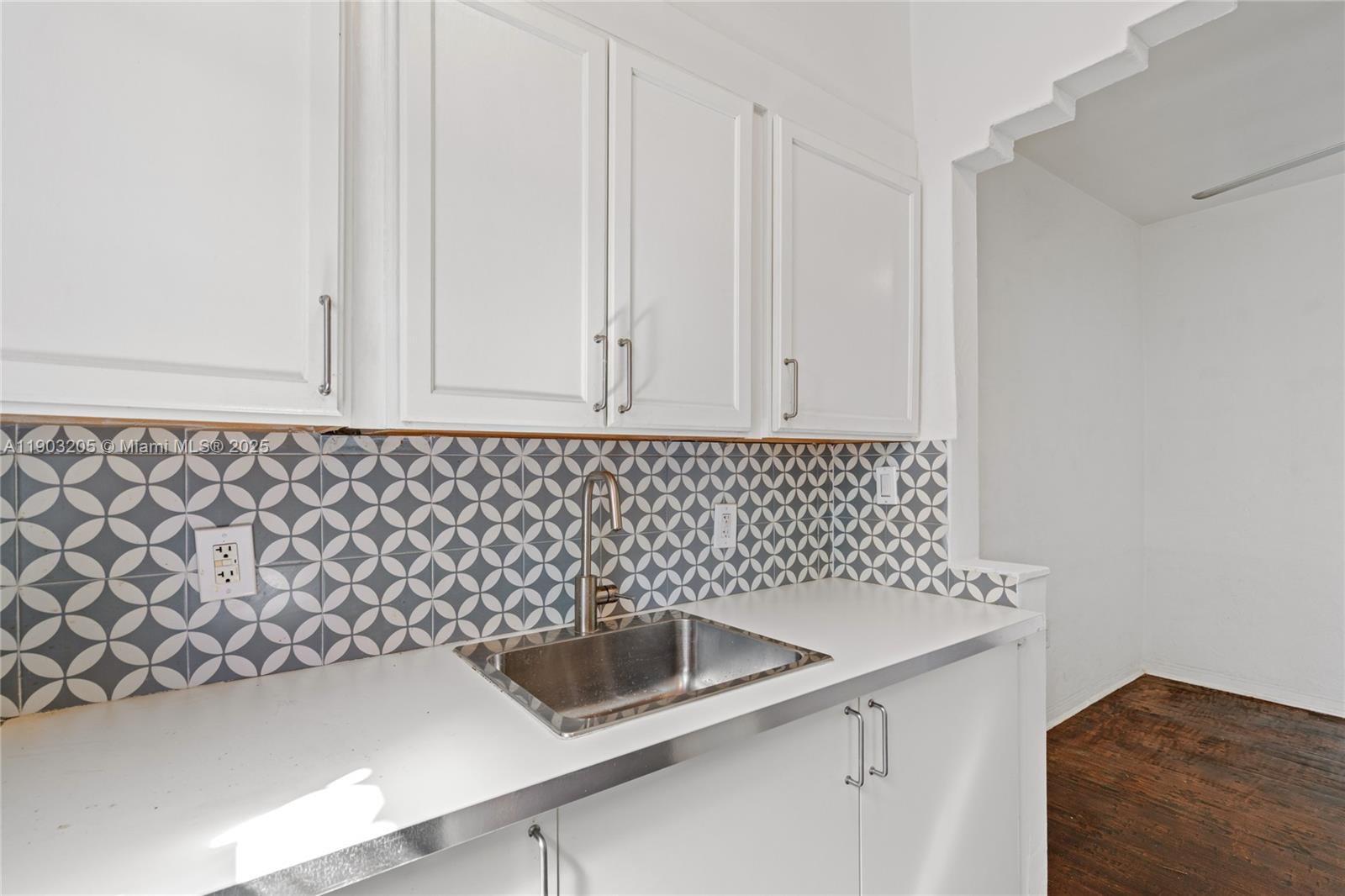 1611 Euclid Ave # 10