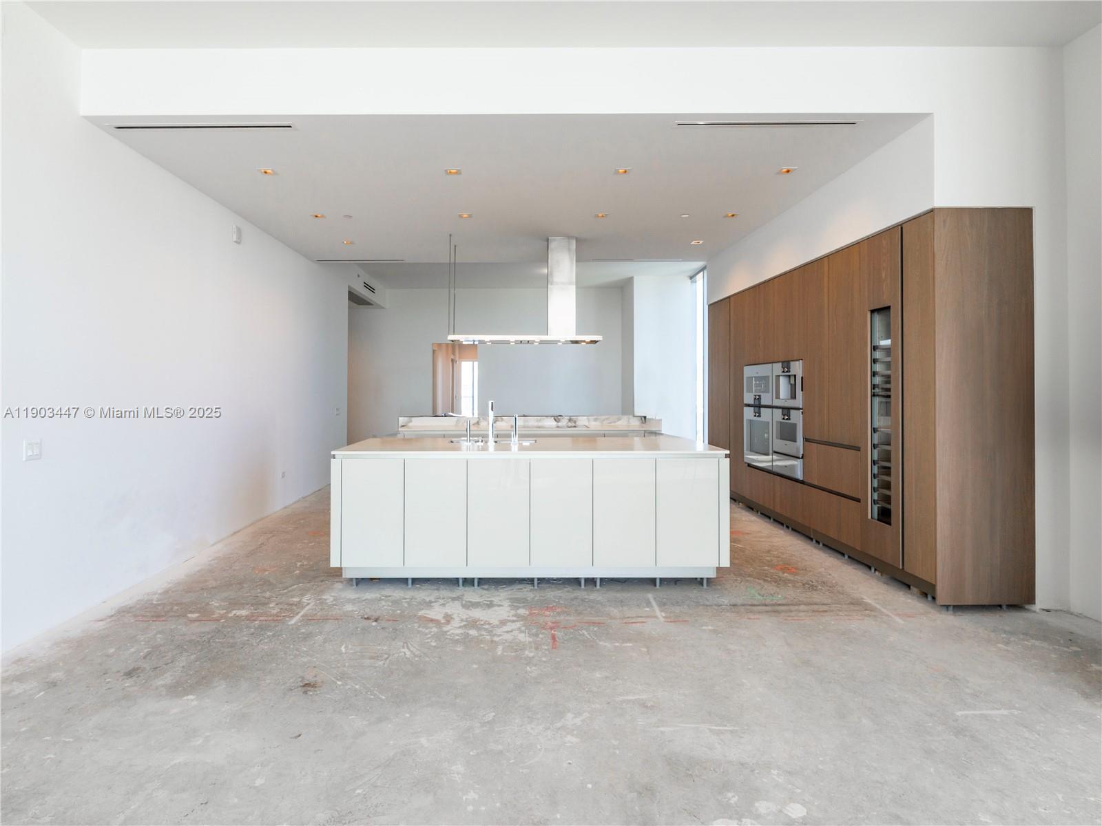 18501 Collins Av # 1501