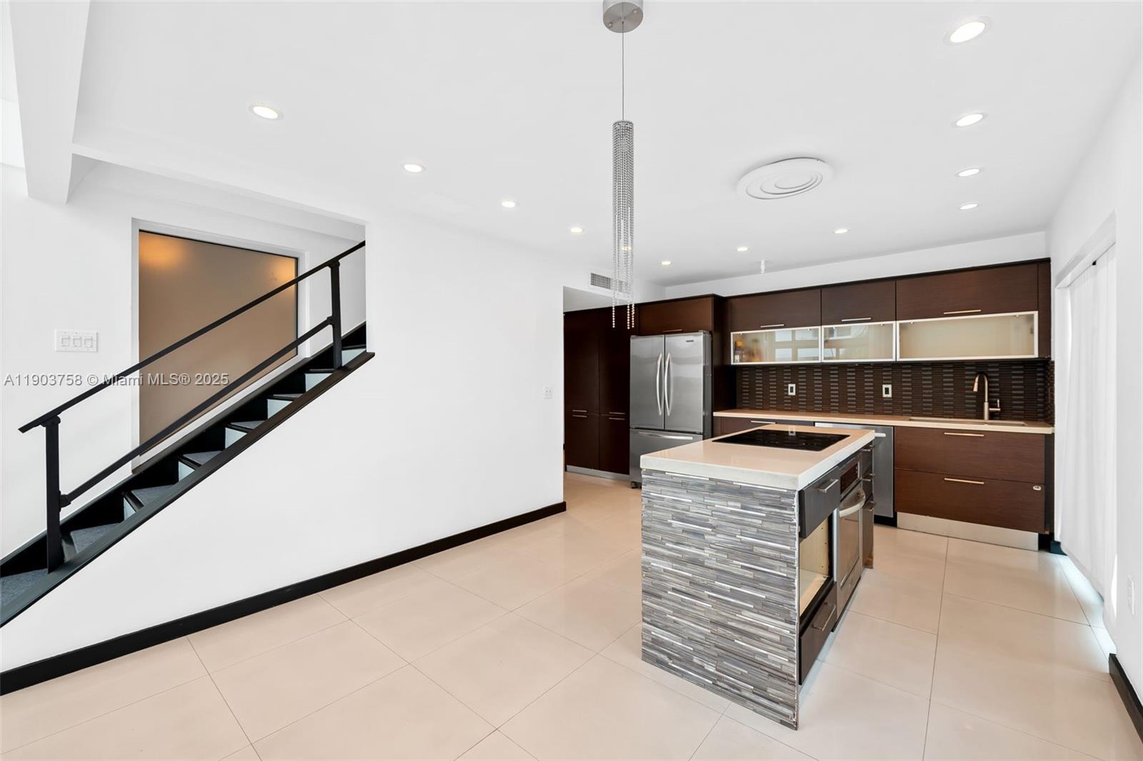 7744 Collins Ave # 20