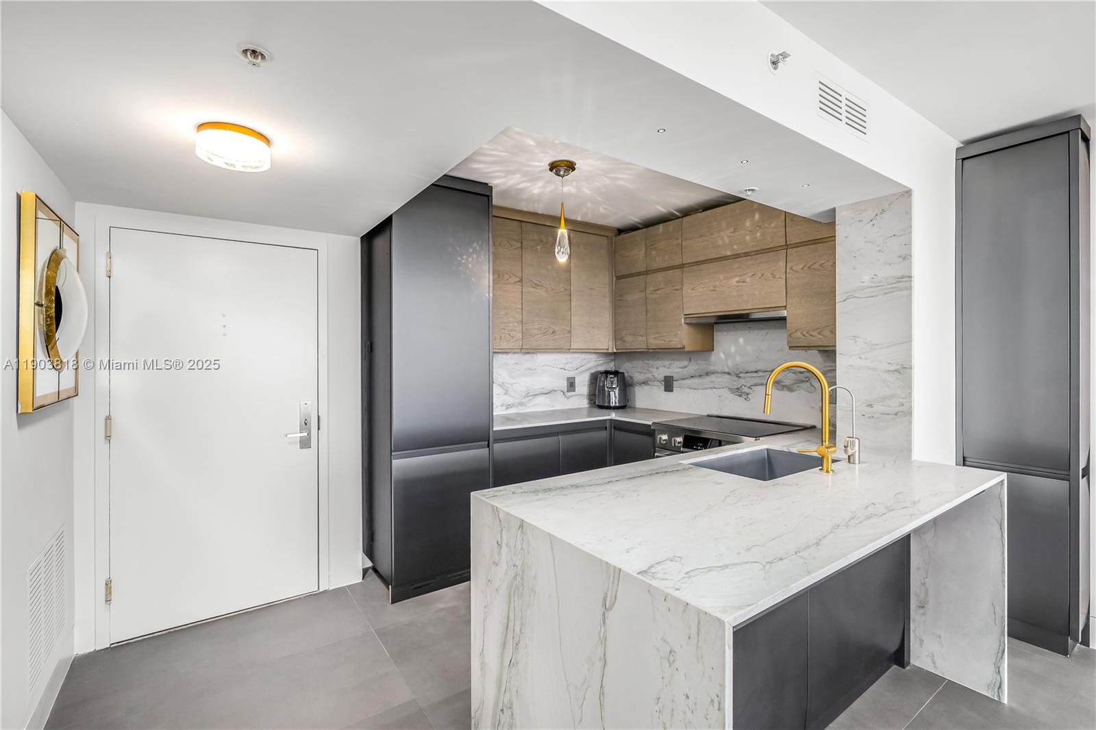 1800 Sunset Harbour Dr # 2105