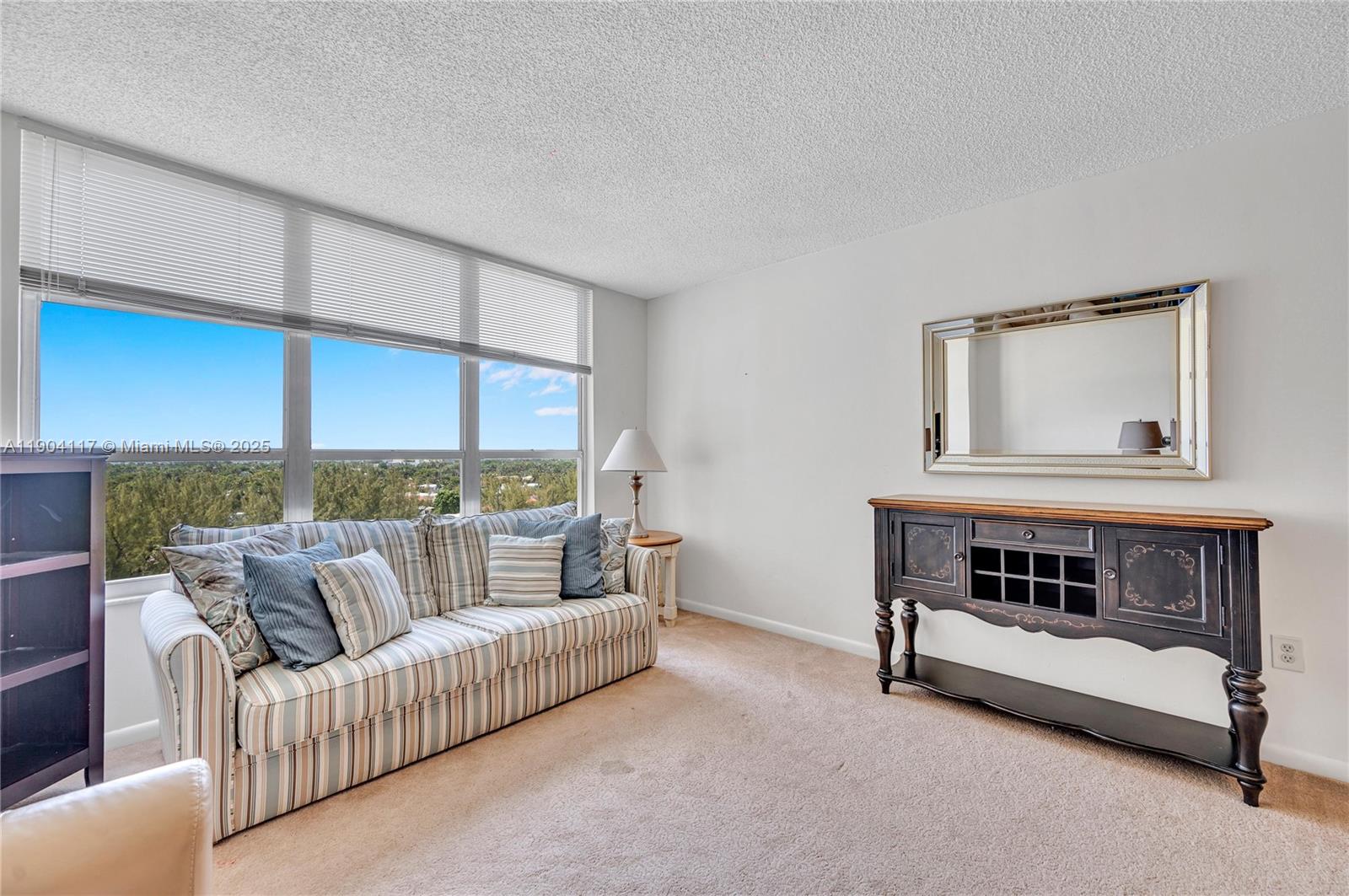 4101 Pine Tree Dr # 707