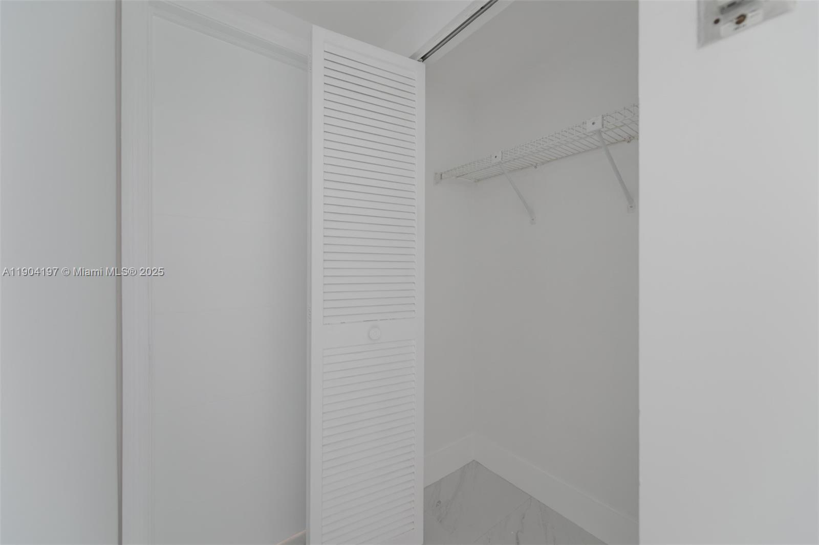 1950 S Ocean Dr # 19A