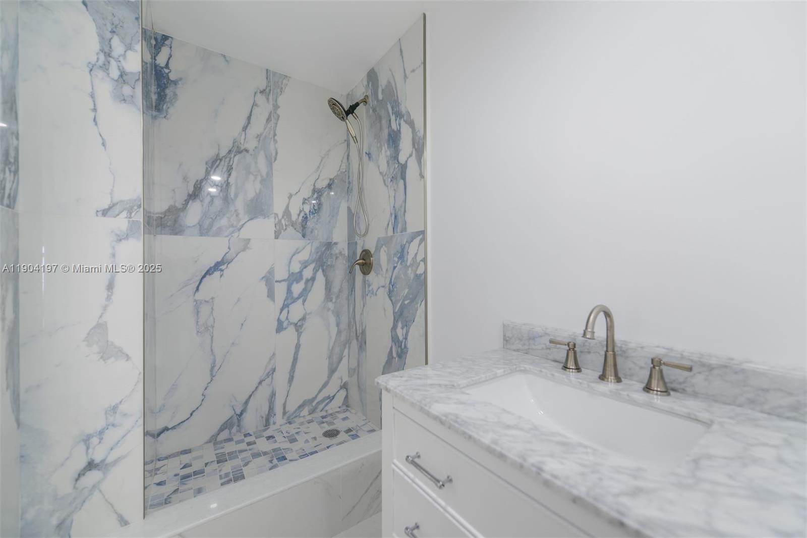 1950 S Ocean Dr # 19A