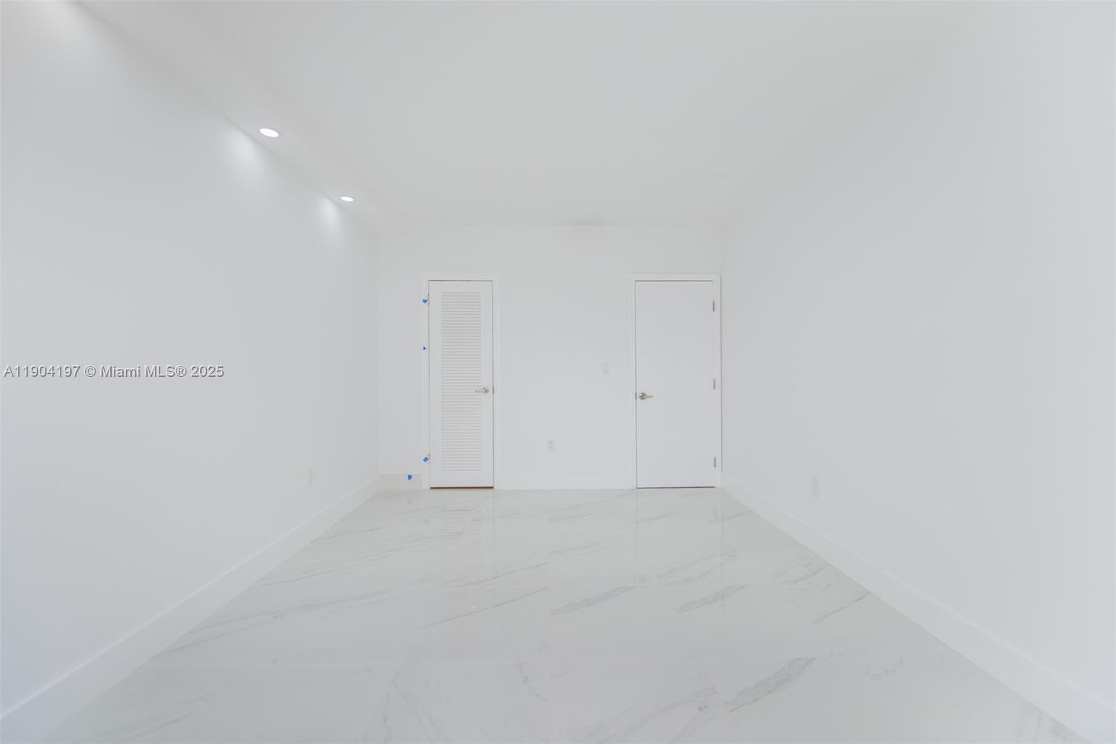 1950 S Ocean Dr # 19A