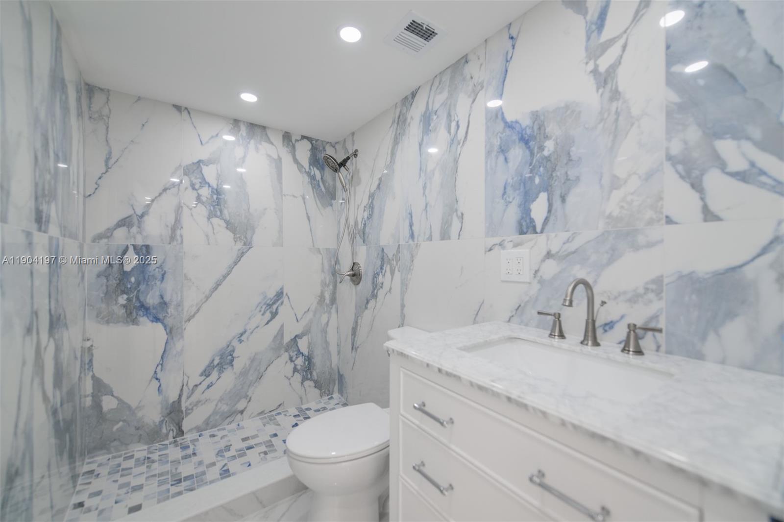 1950 S Ocean Dr # 19A