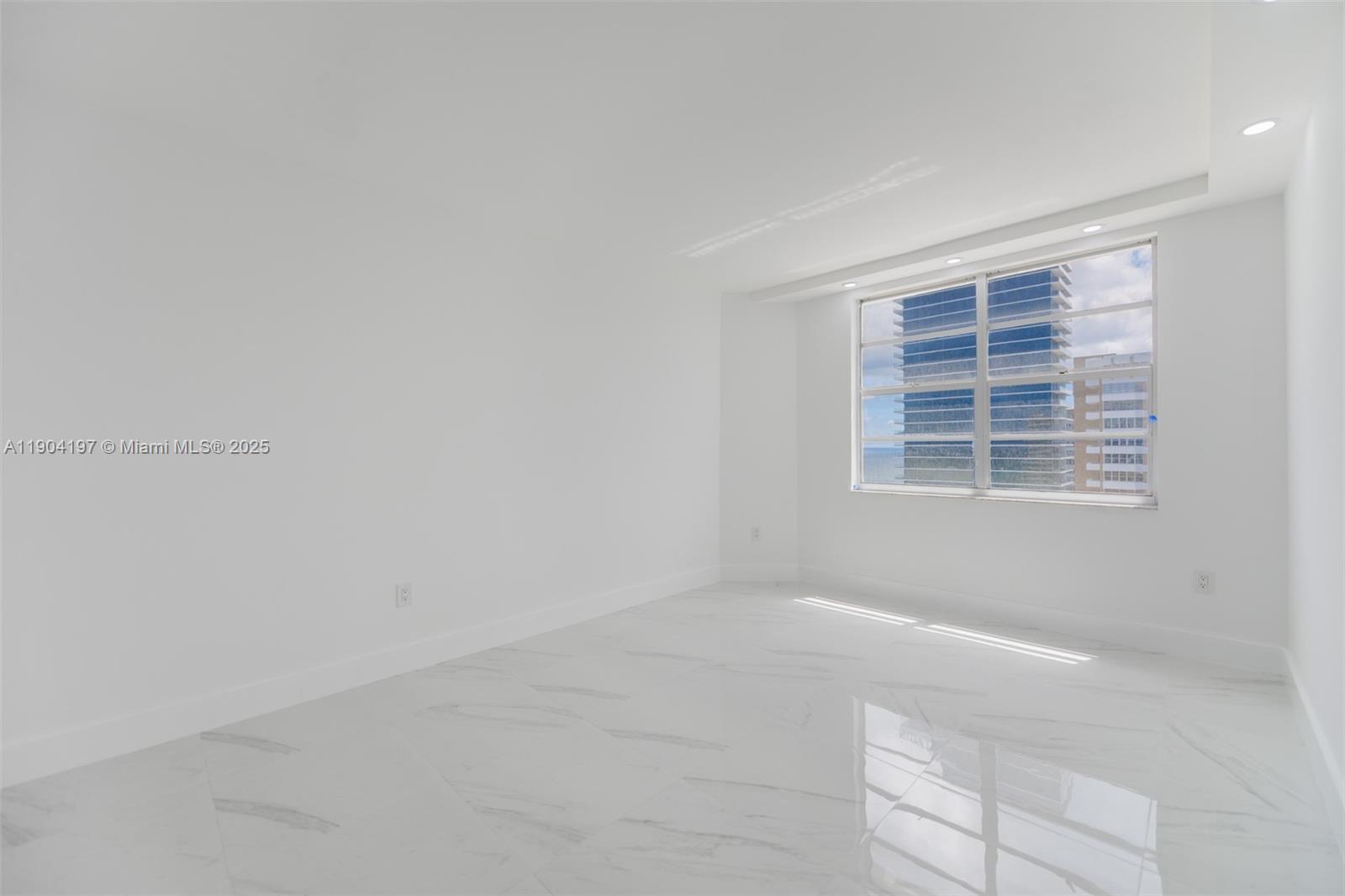 1950 S Ocean Dr # 19A