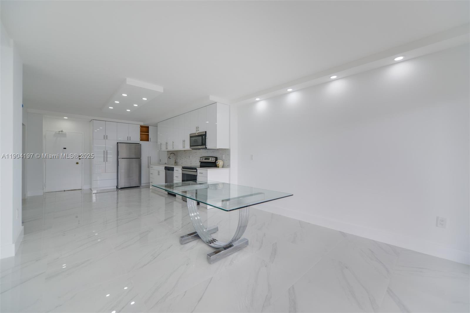 1950 S Ocean Dr # 19A