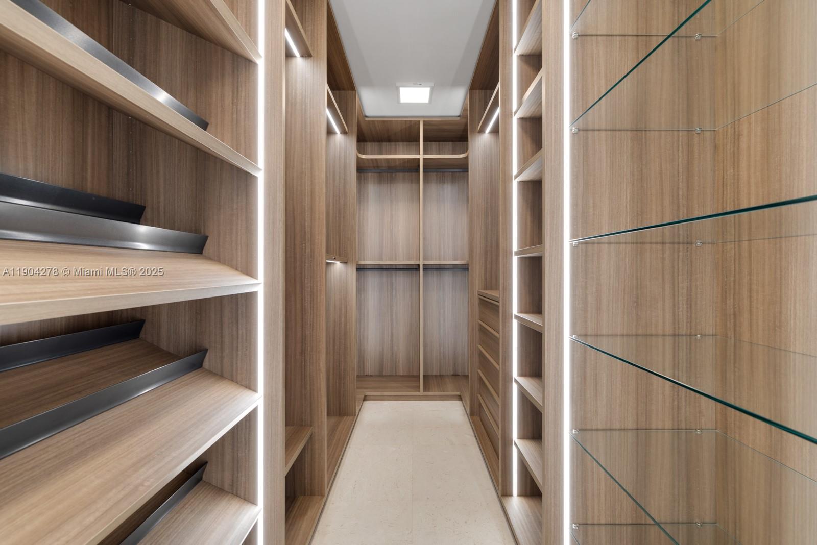 3581 E Glencoe St # 501