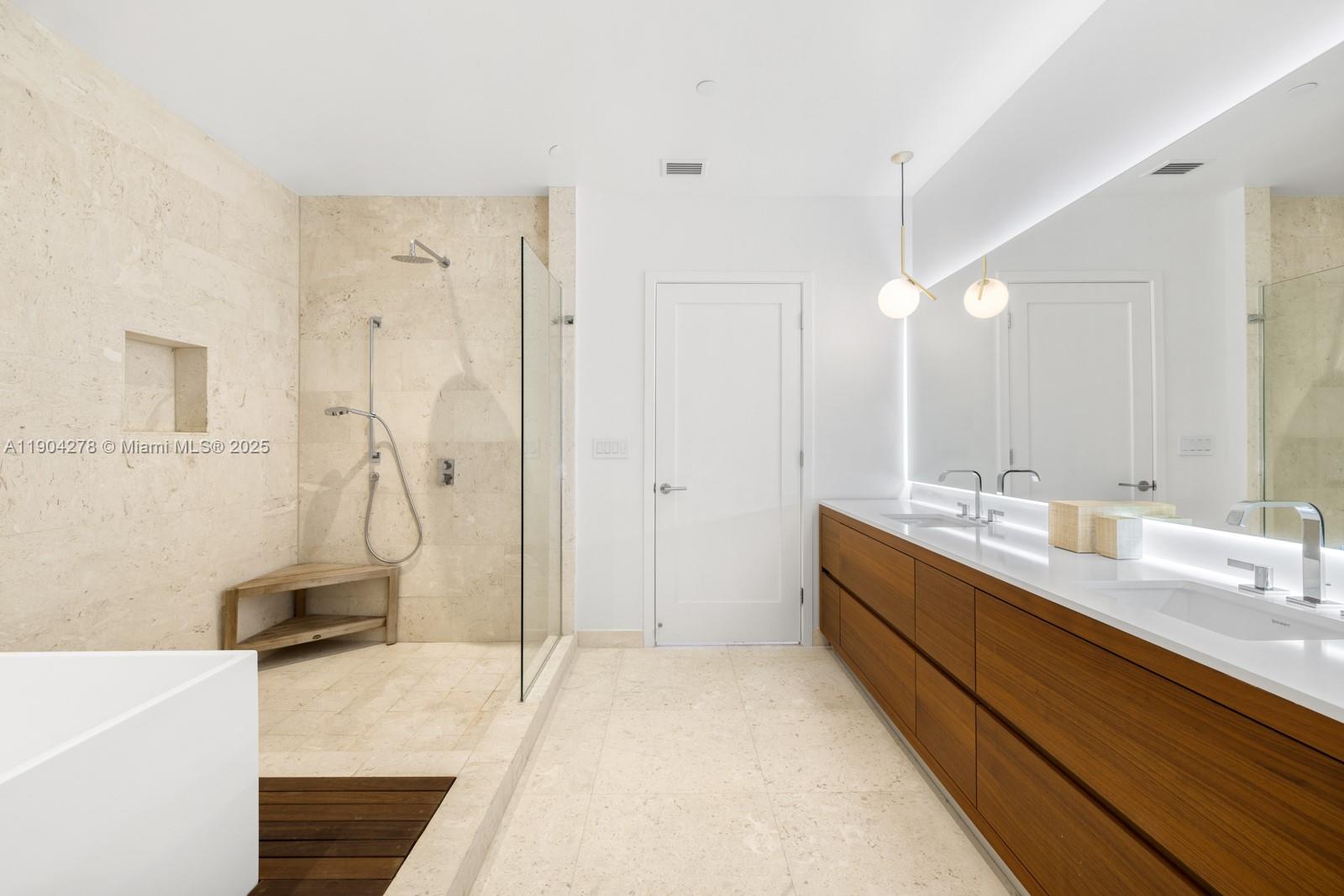 3581 E Glencoe St # 501