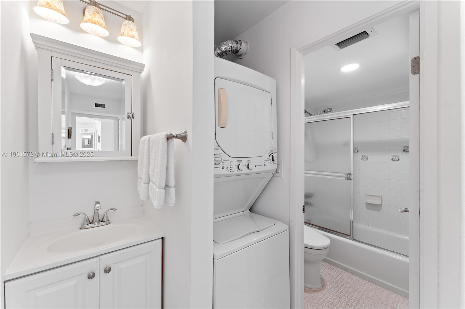 7135 Collins Ave # 1704