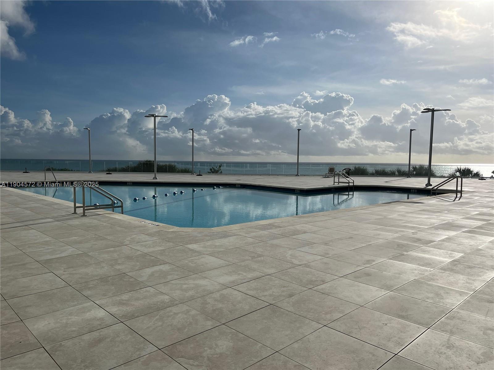 7135 Collins Ave # 1704