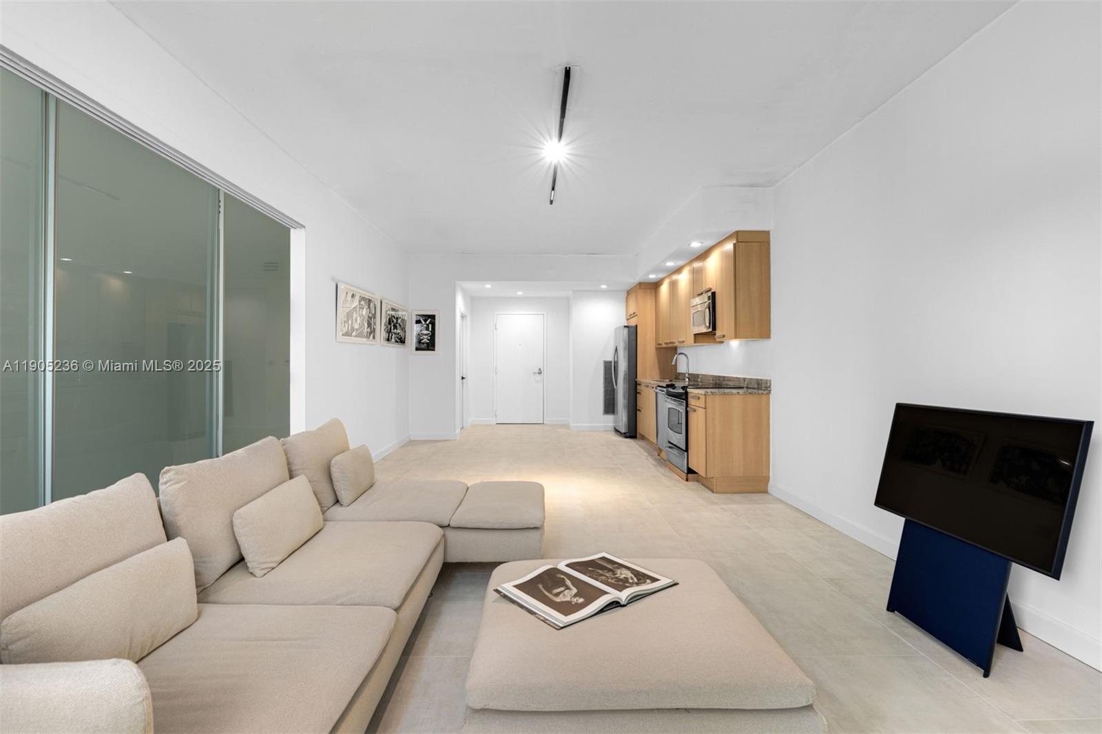 2001 Meridian Ave # 327