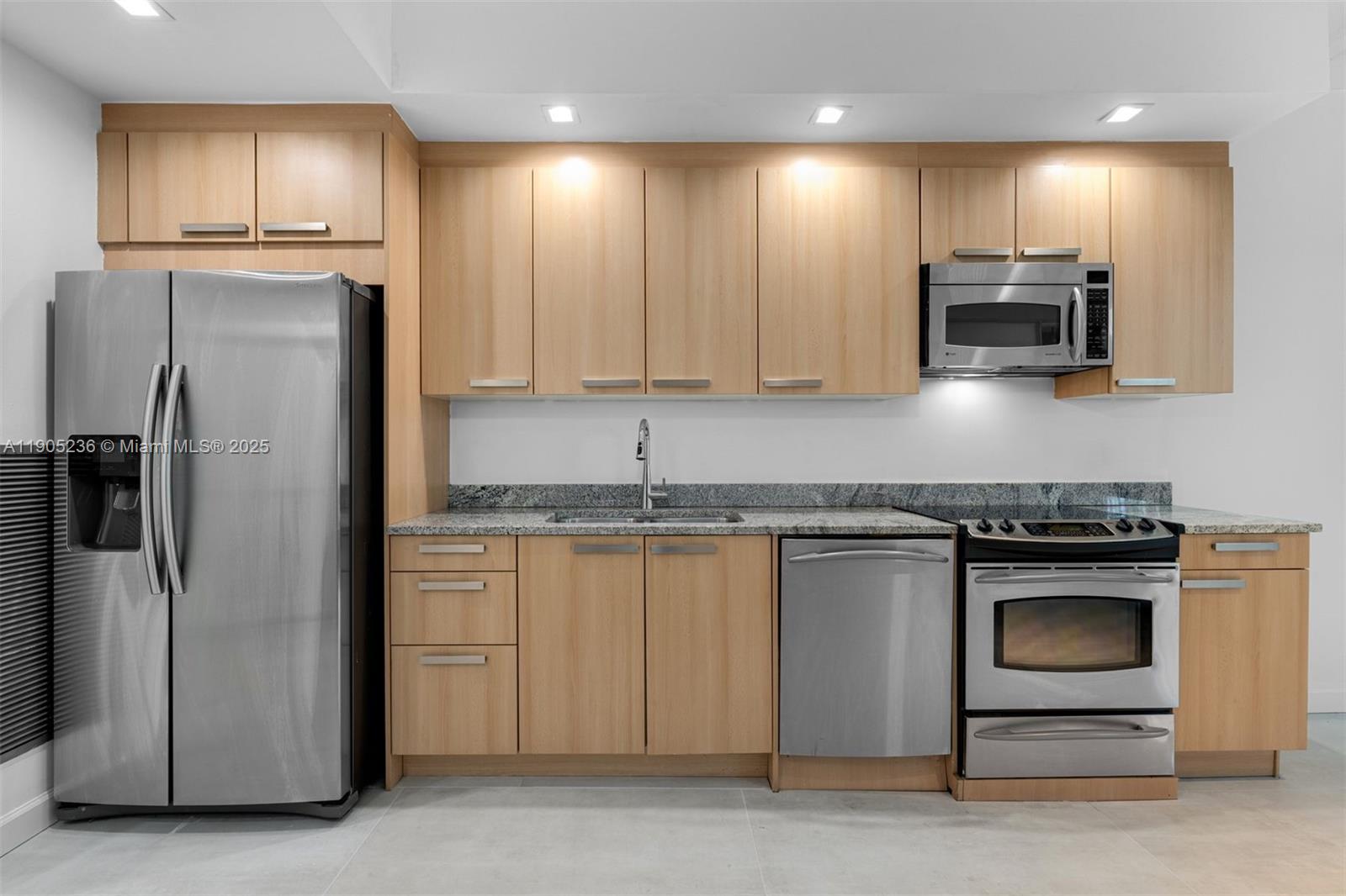 2001 Meridian Ave # 327