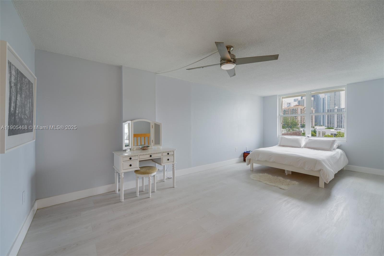17800 Atlantic Blvd Unit: PH9
