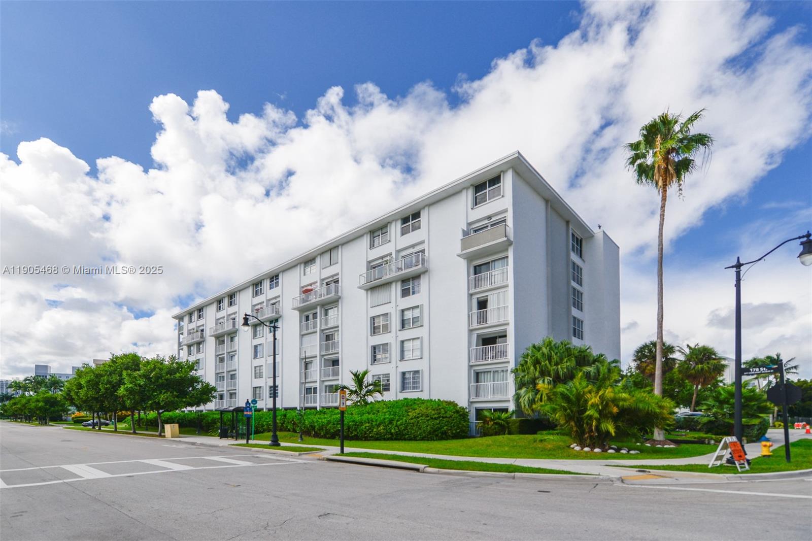 17800 Atlantic Blvd Unit: PH9