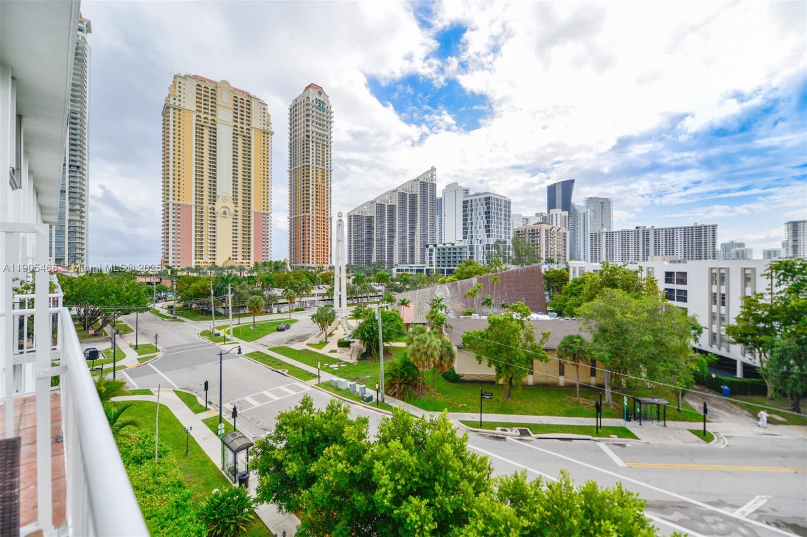 17800 Atlantic Blvd Unit: PH9