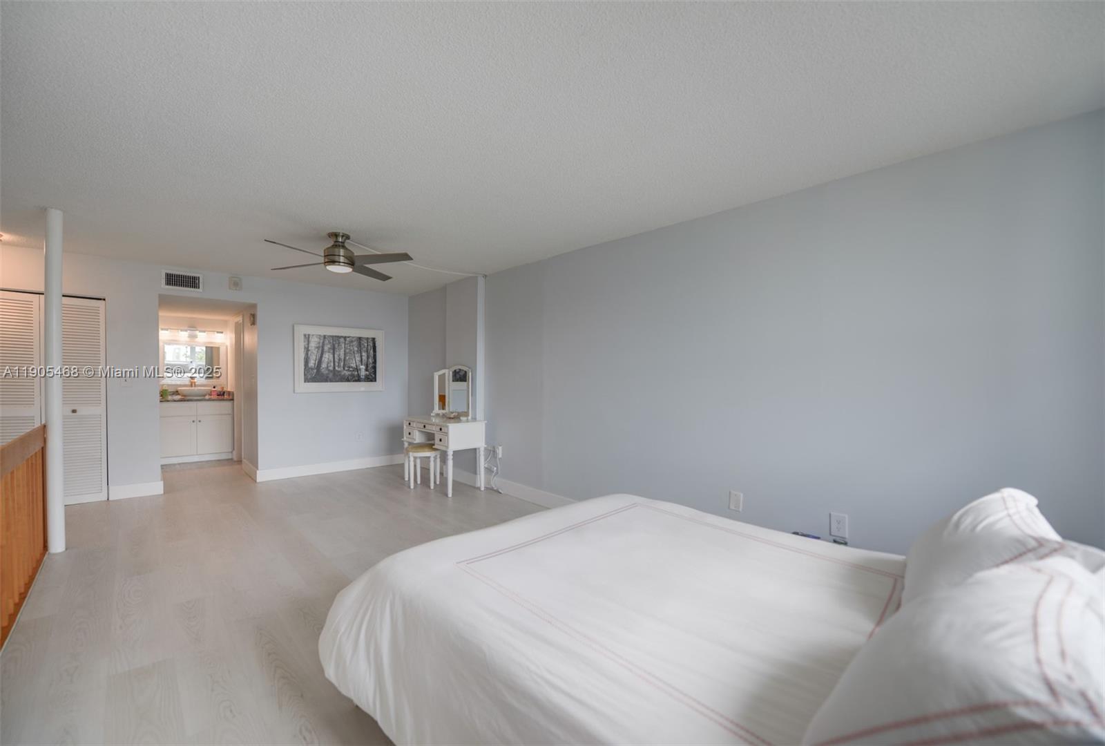 17800 Atlantic Blvd Unit: PH9