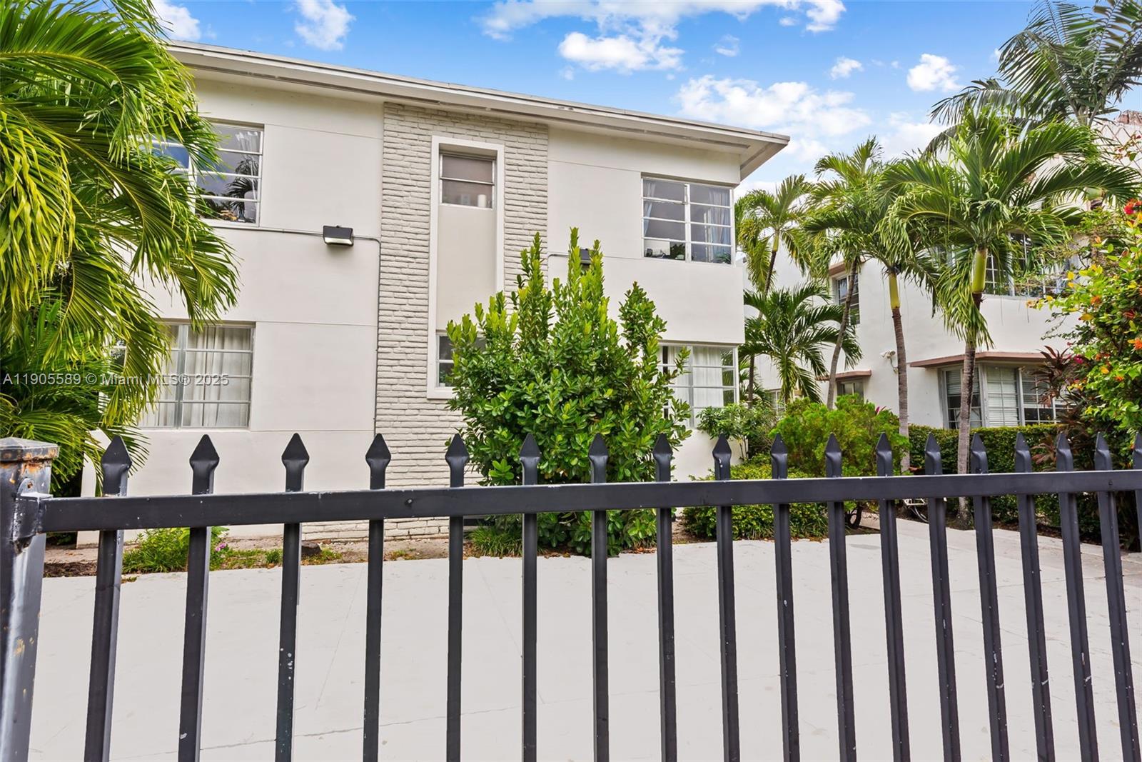 823 Jefferson Ave # 6