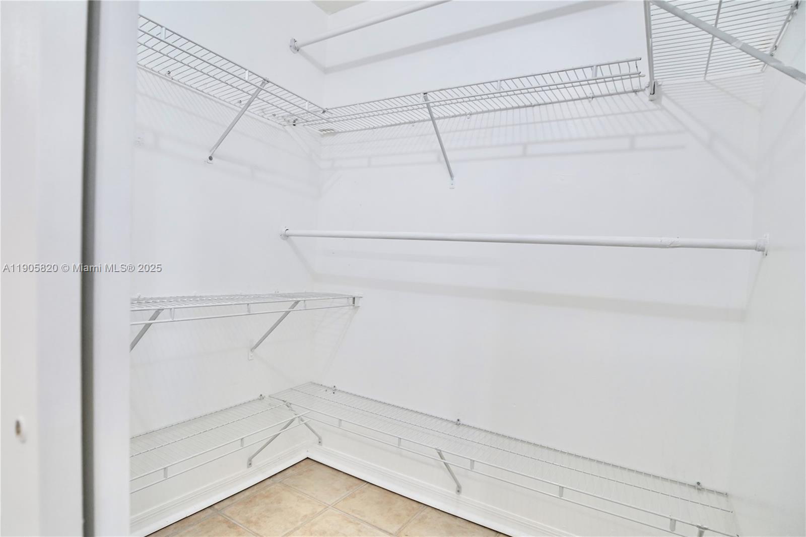 6101 NW 114th Ct # 124