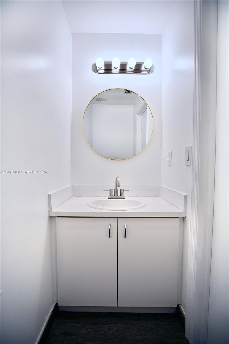 6101 NW 114th Ct # 124