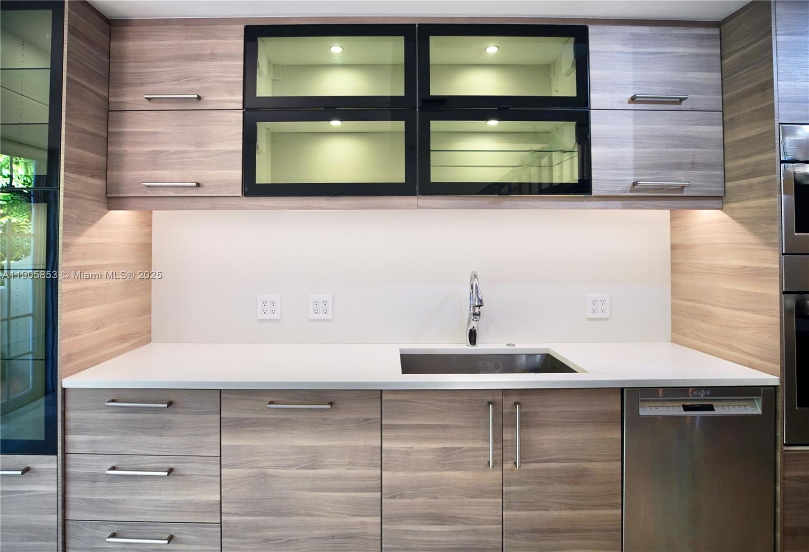 615 Santander Ave # B