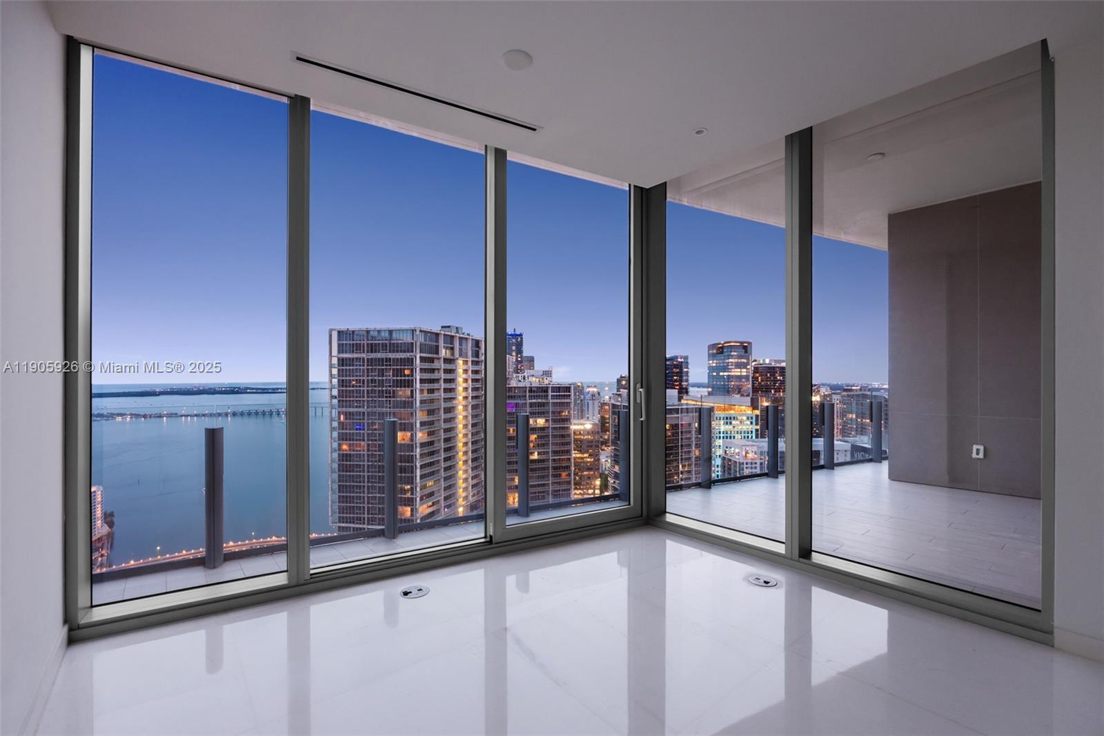 300 Biscayne Boulevard Way # 5205W