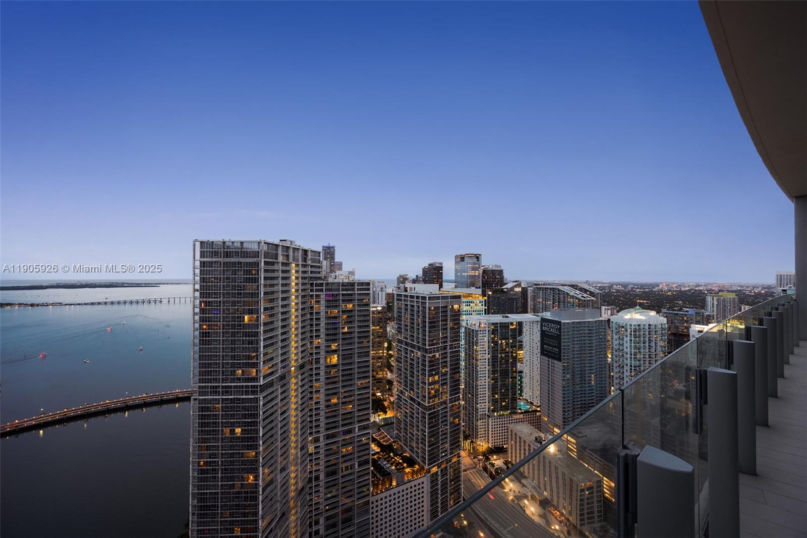 300 Biscayne Boulevard Way # 5205W