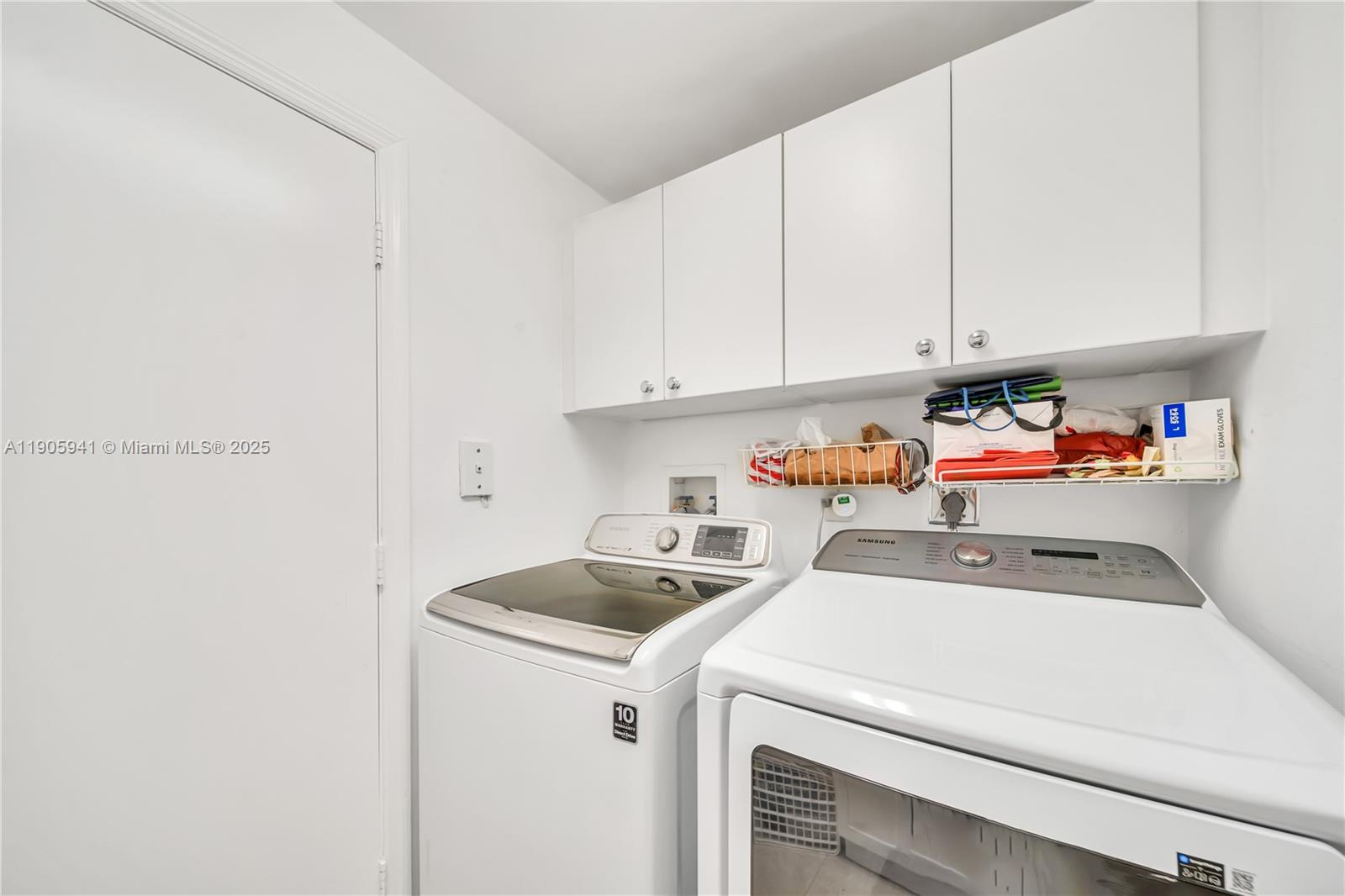 21050 Point Pl # 401