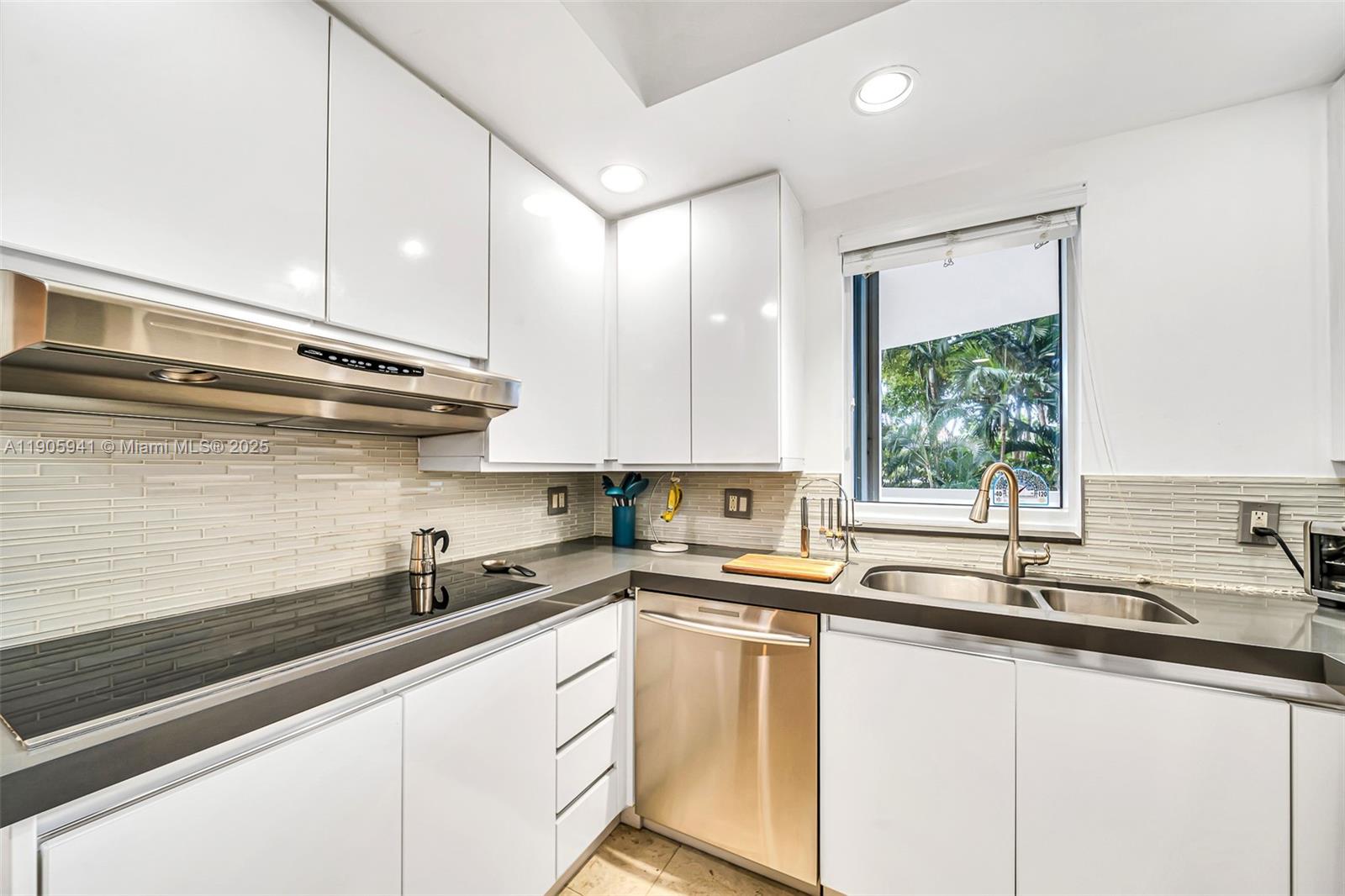 21050 Point Pl # 401