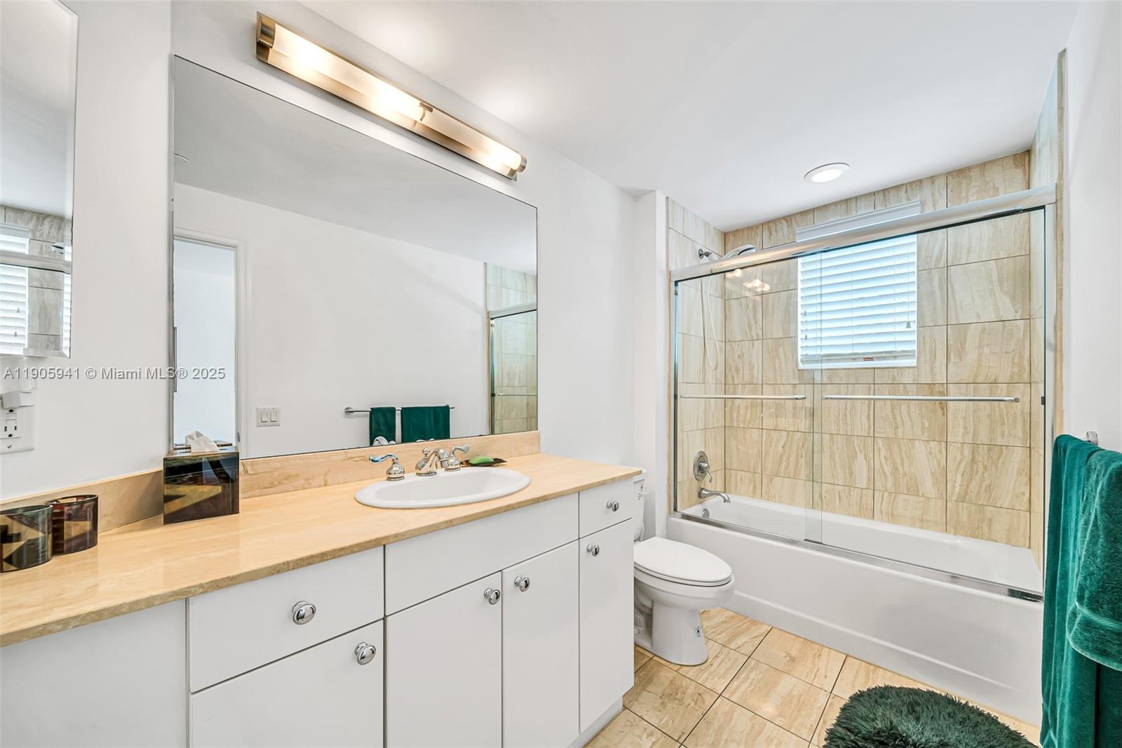 21050 Point Pl # 401