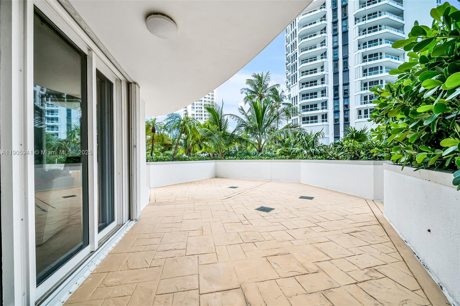 21050 Point Pl # 401