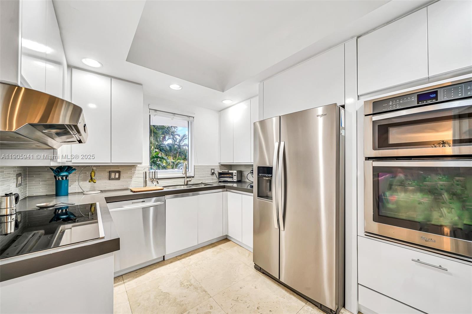 21050 Point Pl # 401