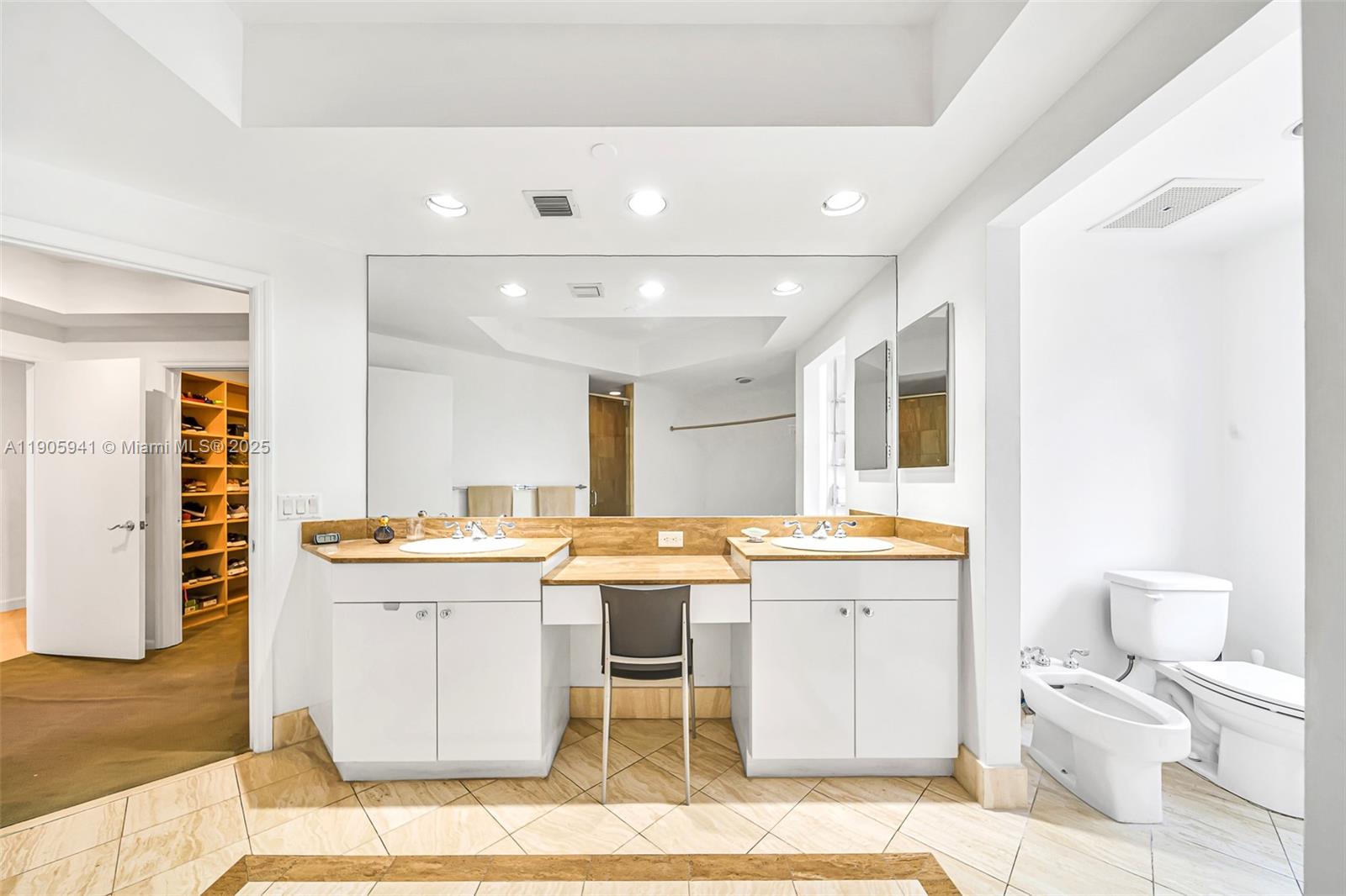 21050 Point Pl # 401