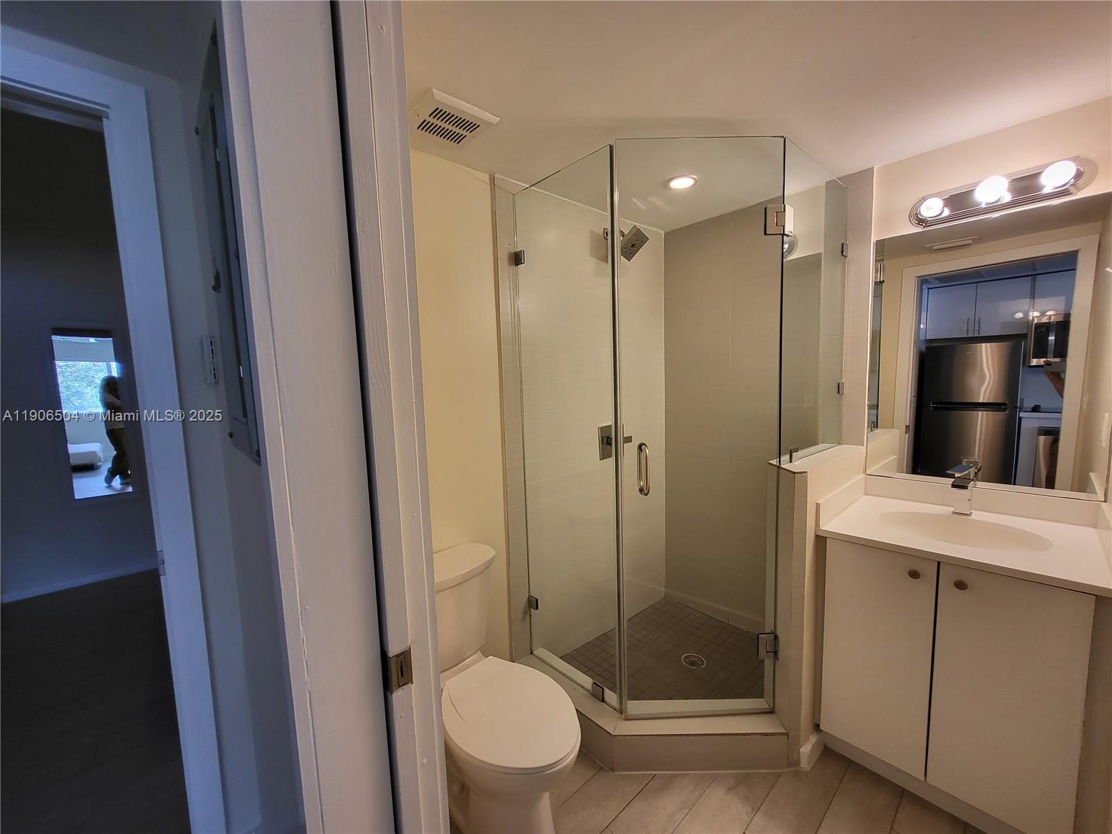 1601 Meridian Ave # 106