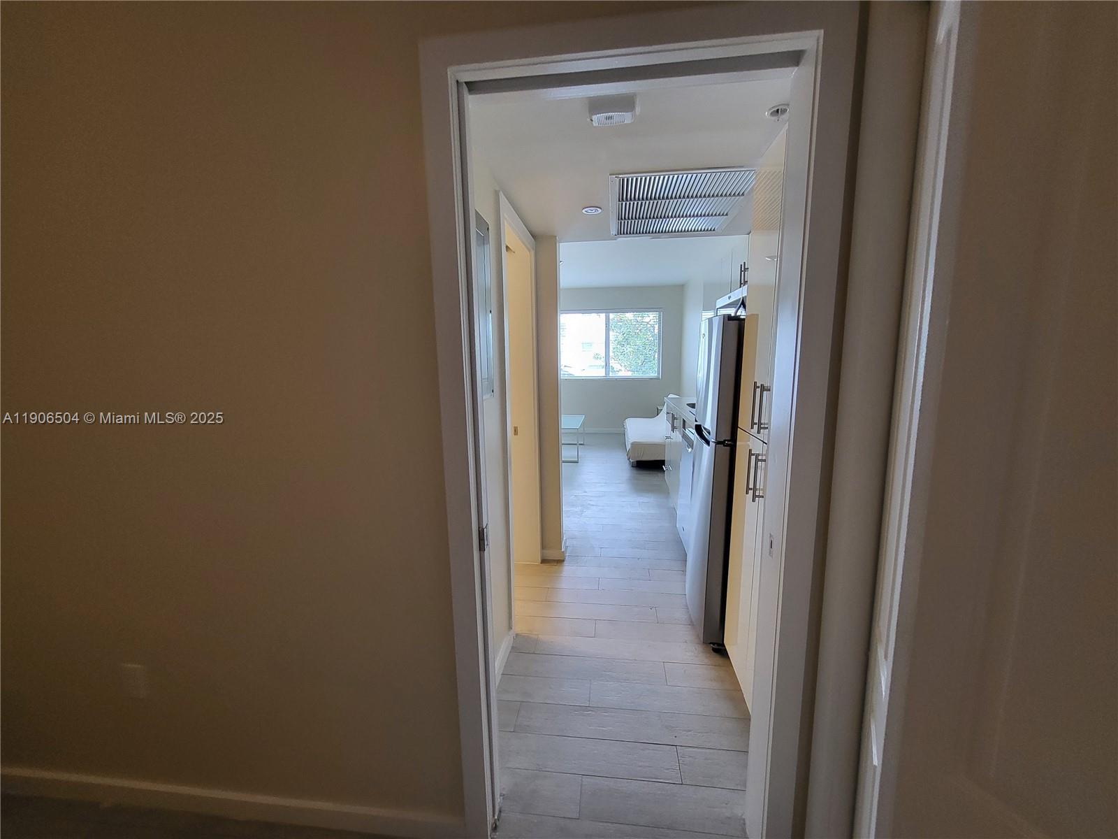 1601 Meridian Ave # 106