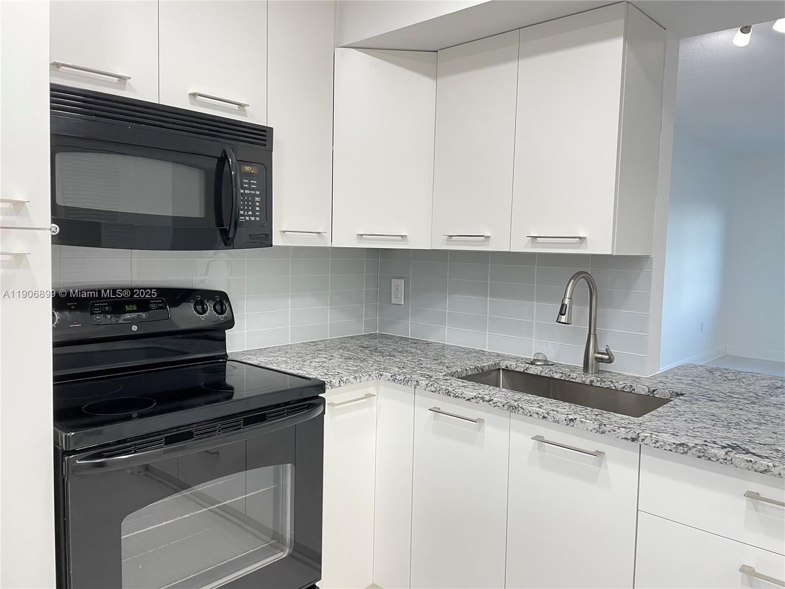 2810 NE 201st Ter # G328