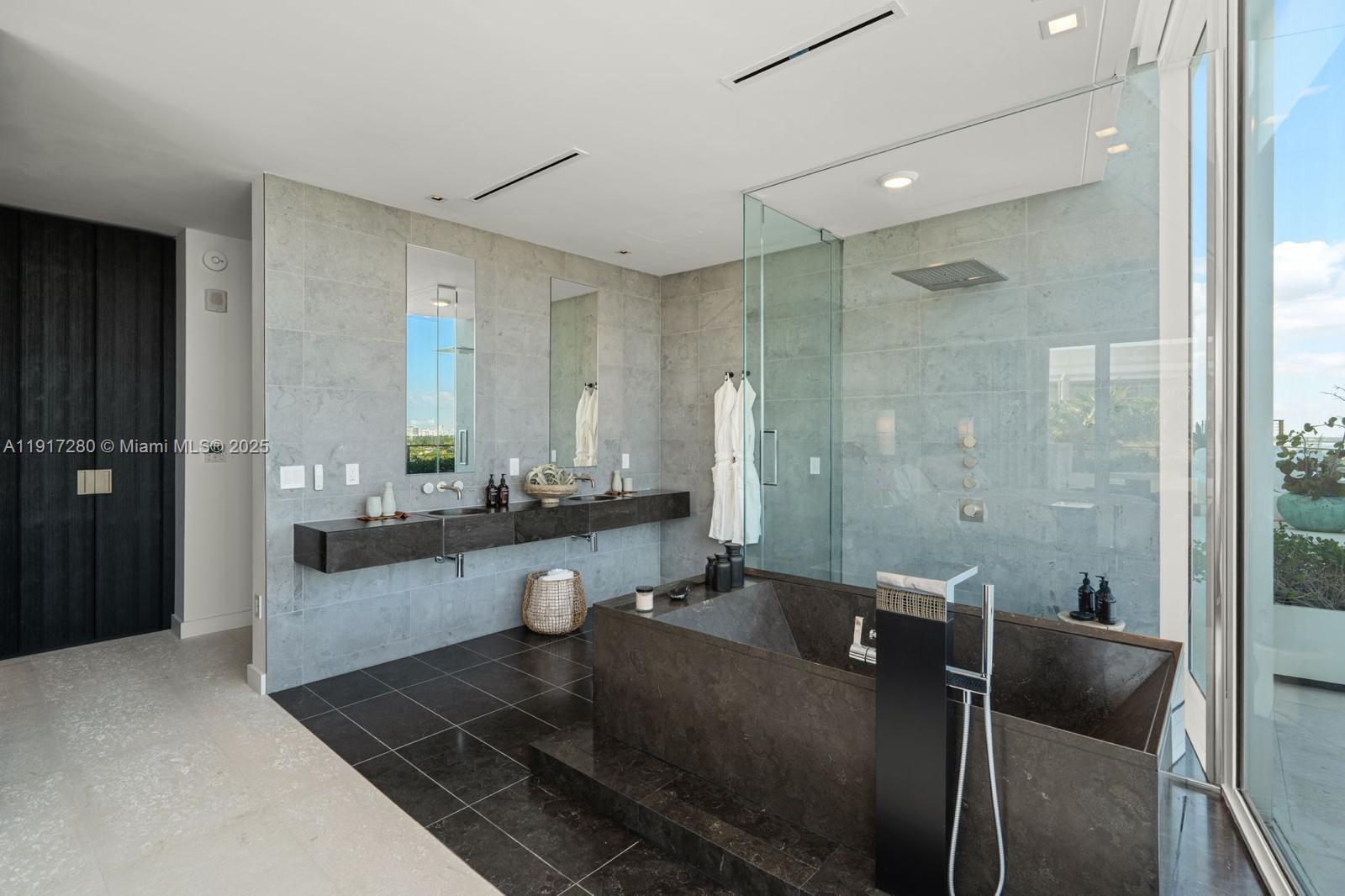 4701 N Meridian Ave Unit: UPH21