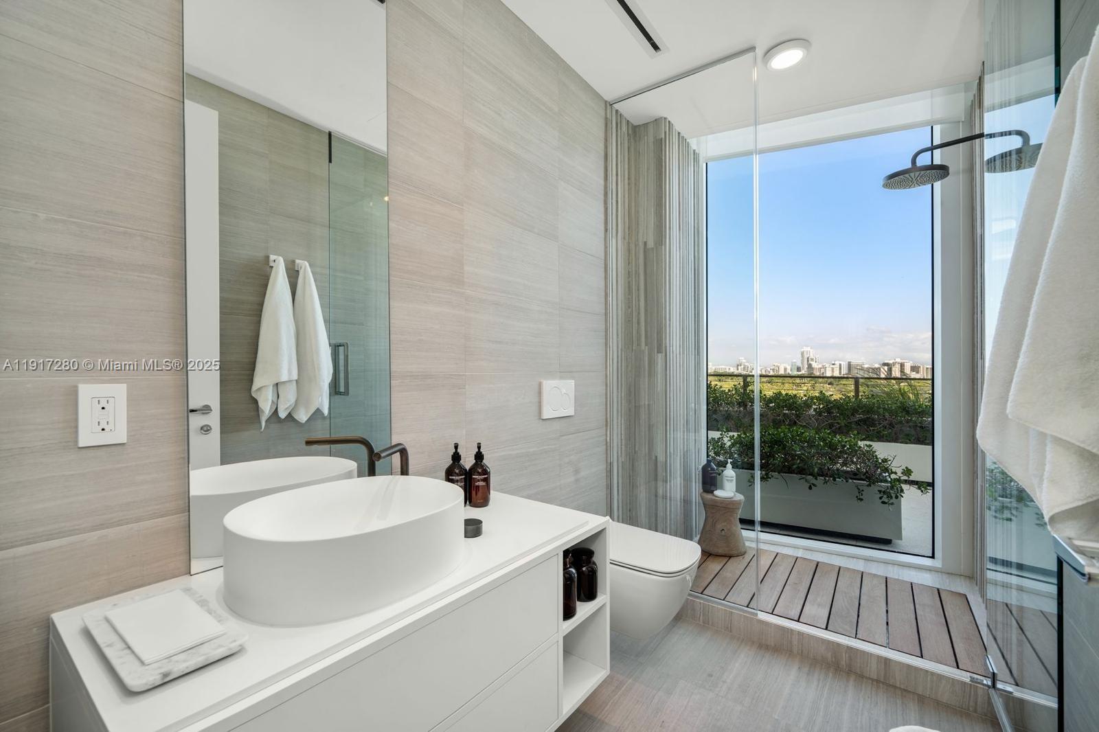 4701 N Meridian Ave Unit: UPH21