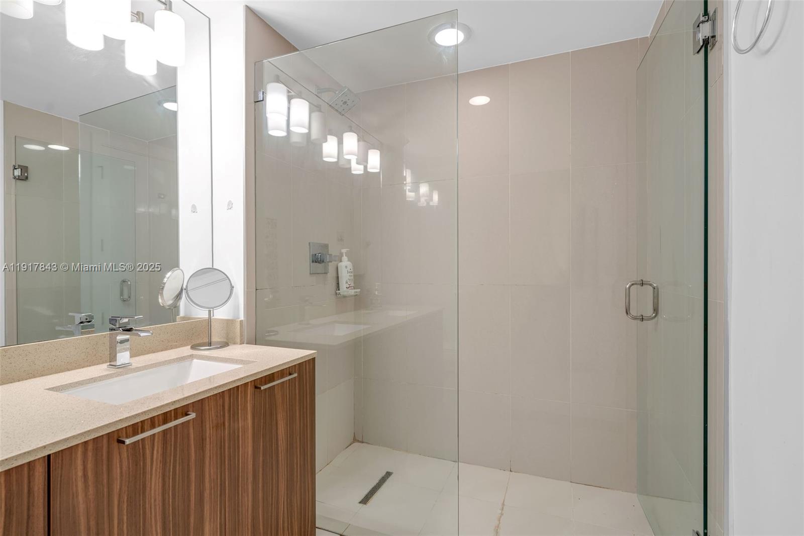 5252 NW 85th Ave # 504