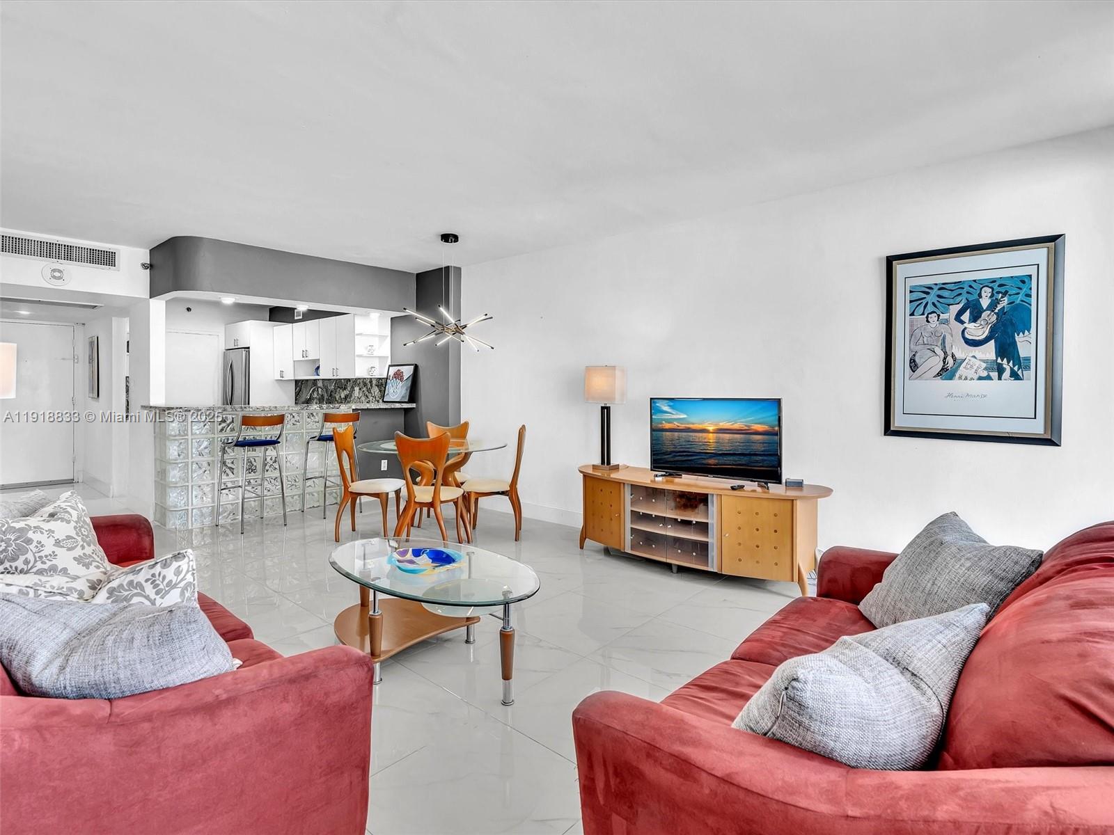 100 Lincoln Rd # 710