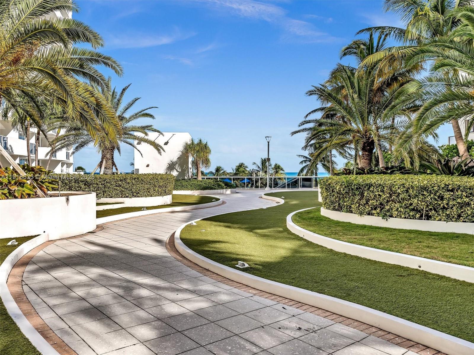 100 Lincoln Rd # 710