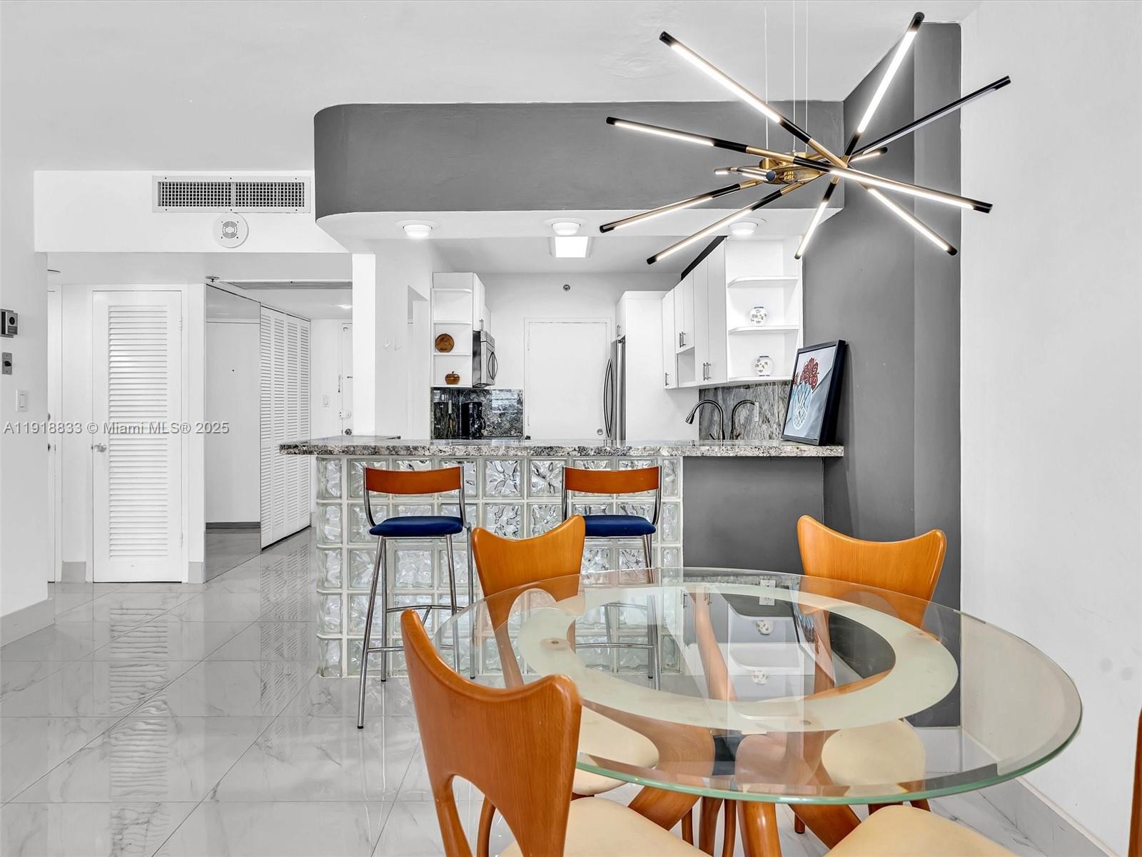 100 Lincoln Rd # 710